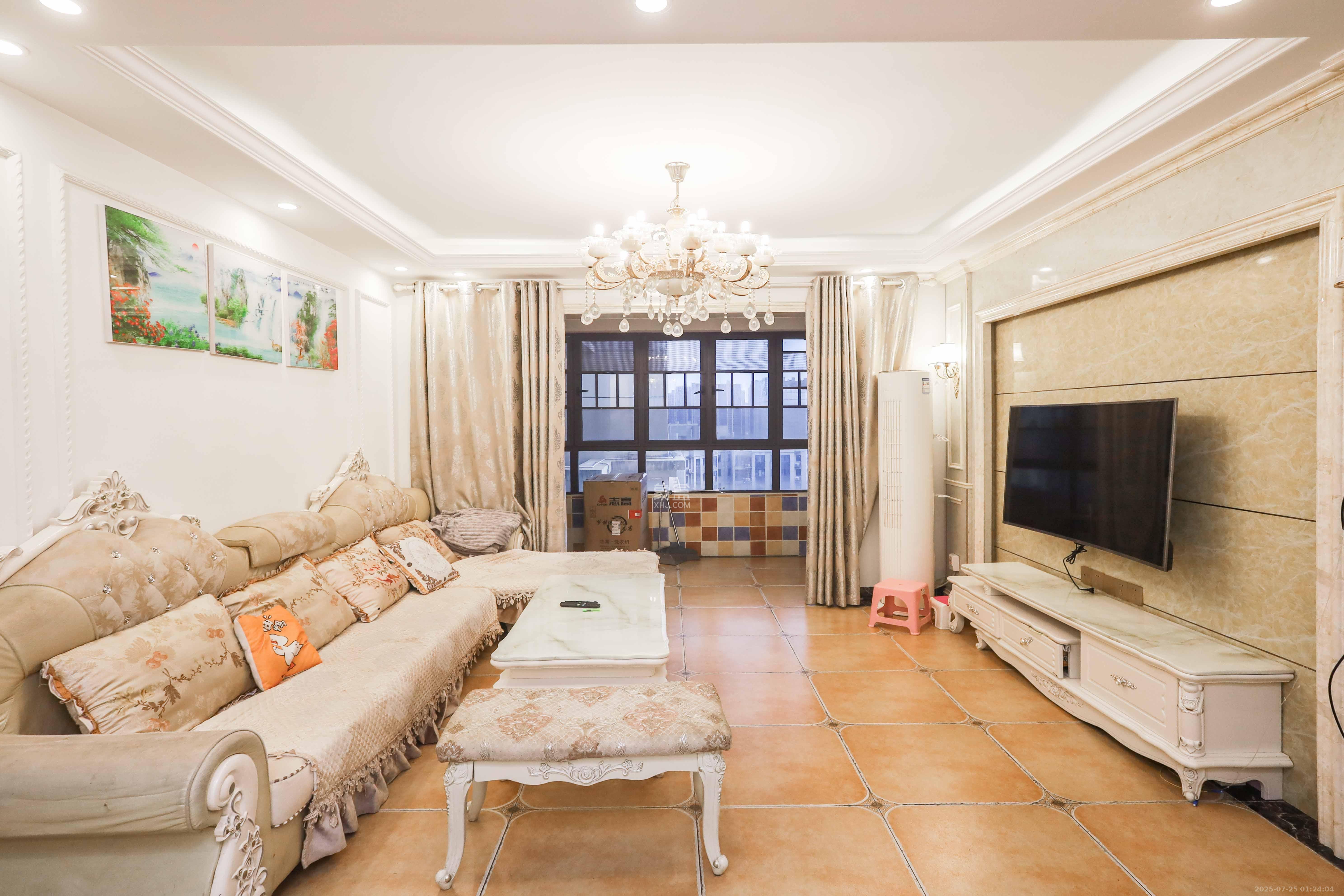 和泓梅溪四季 5室2厅2卫 3900.0元/月 和泓梅溪四季 5室2厅2卫 3900.0元/月室内图