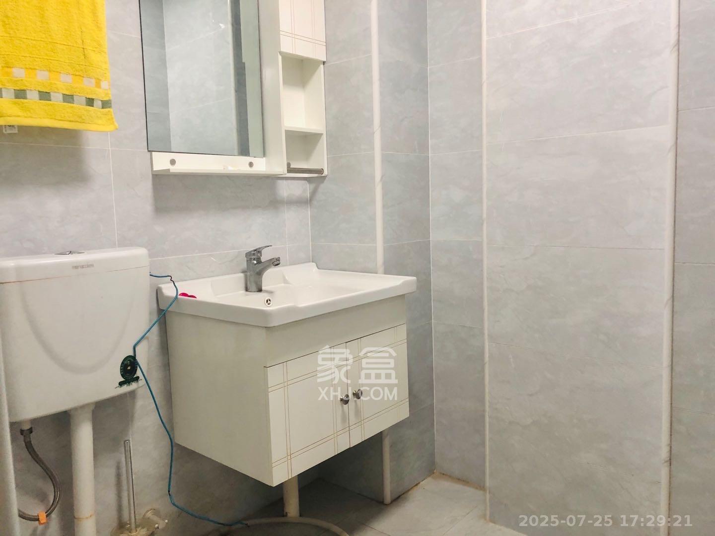 裕天国际商汇中心 1室1厅1卫 1200.0元/月 裕天国际商汇中心 1室1厅1卫 1200.0元/月室内图