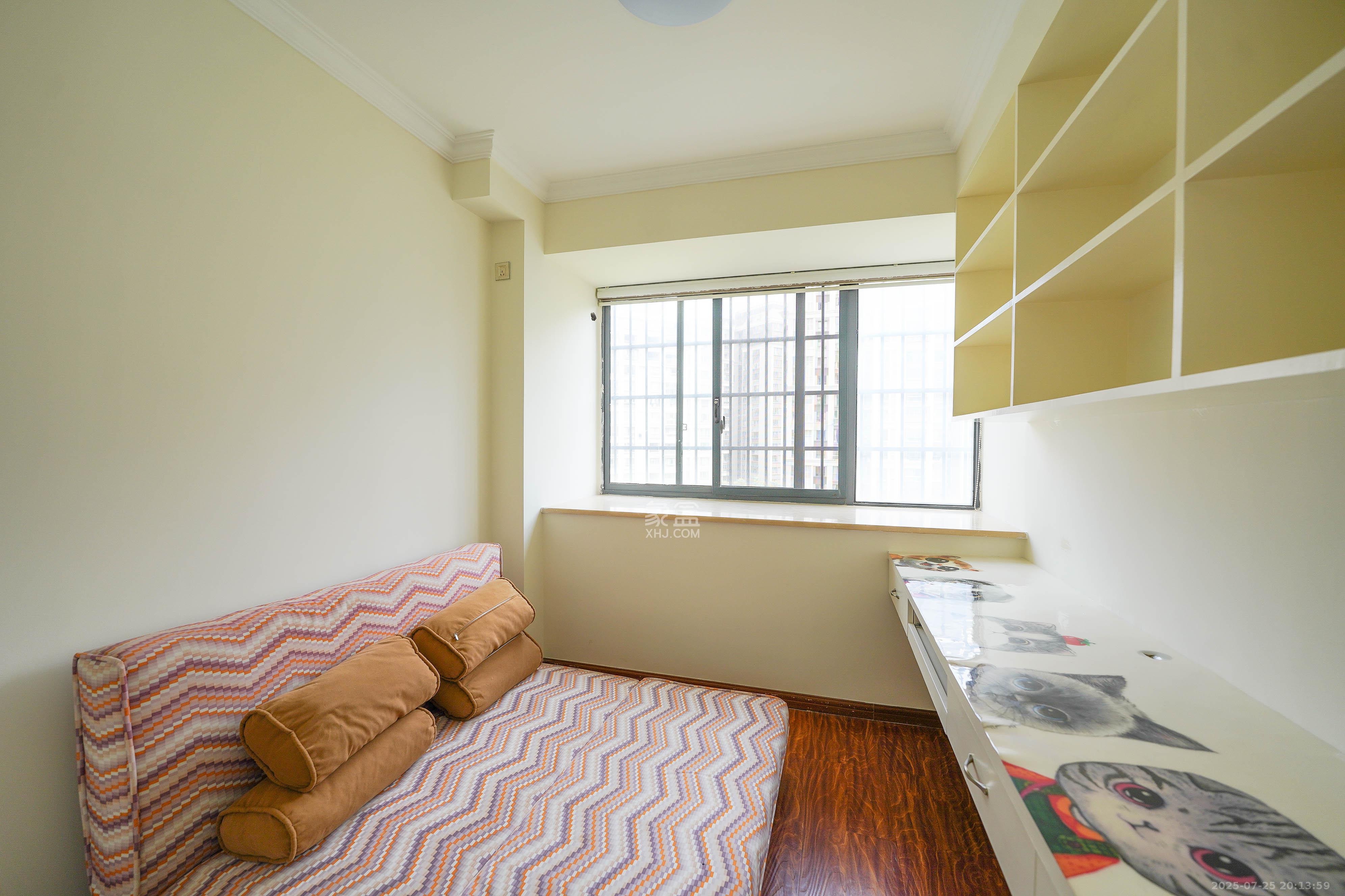 五矿紫湖香醍  3室2厅1卫    65.0万 五矿紫湖香醍  3室2厅1卫    65.0万卧室