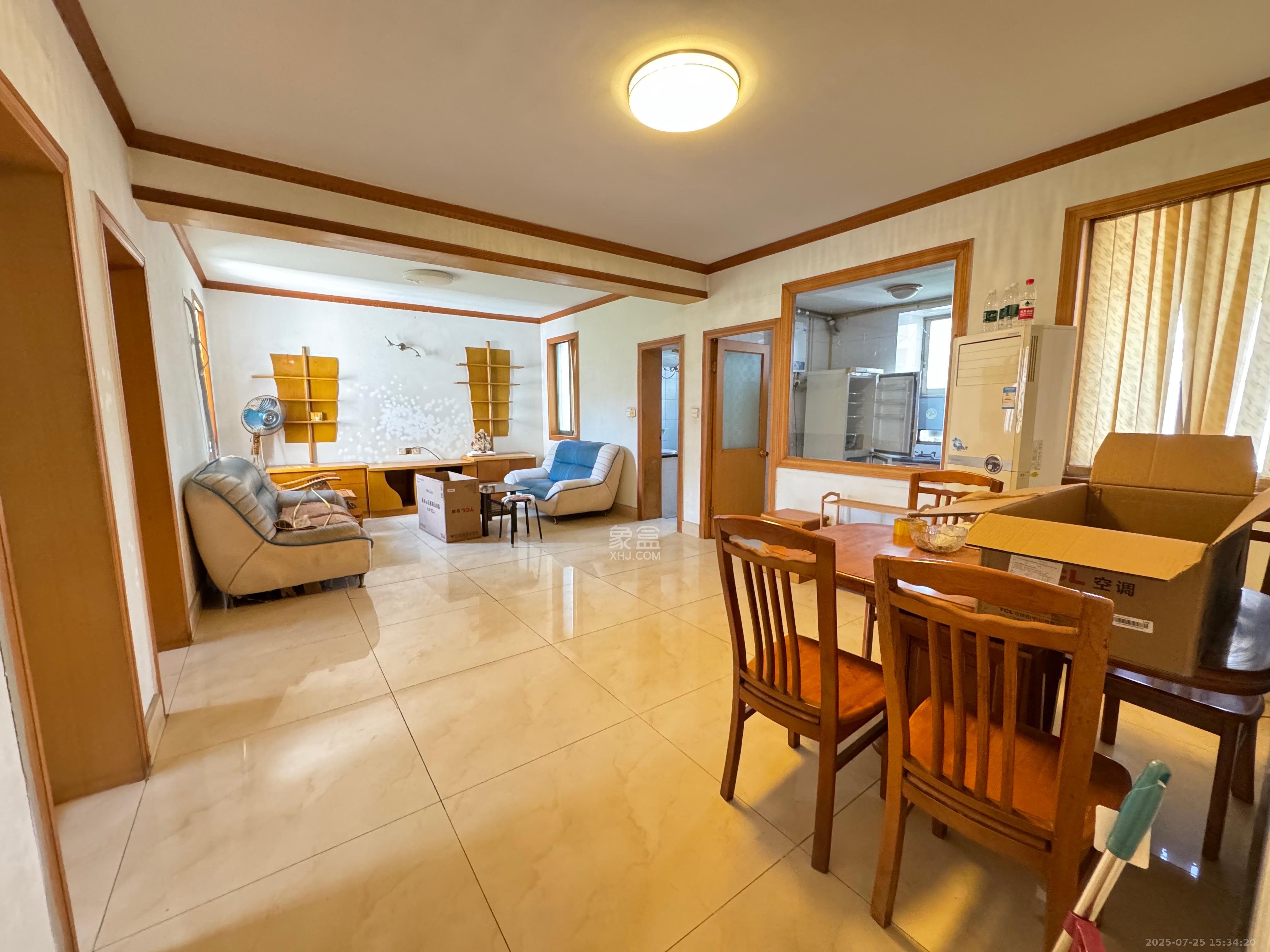 石长铁路宿舍  3室2厅2卫    1800.0元/月 石长铁路宿舍  3室2厅2卫    1800.0元/月室内图