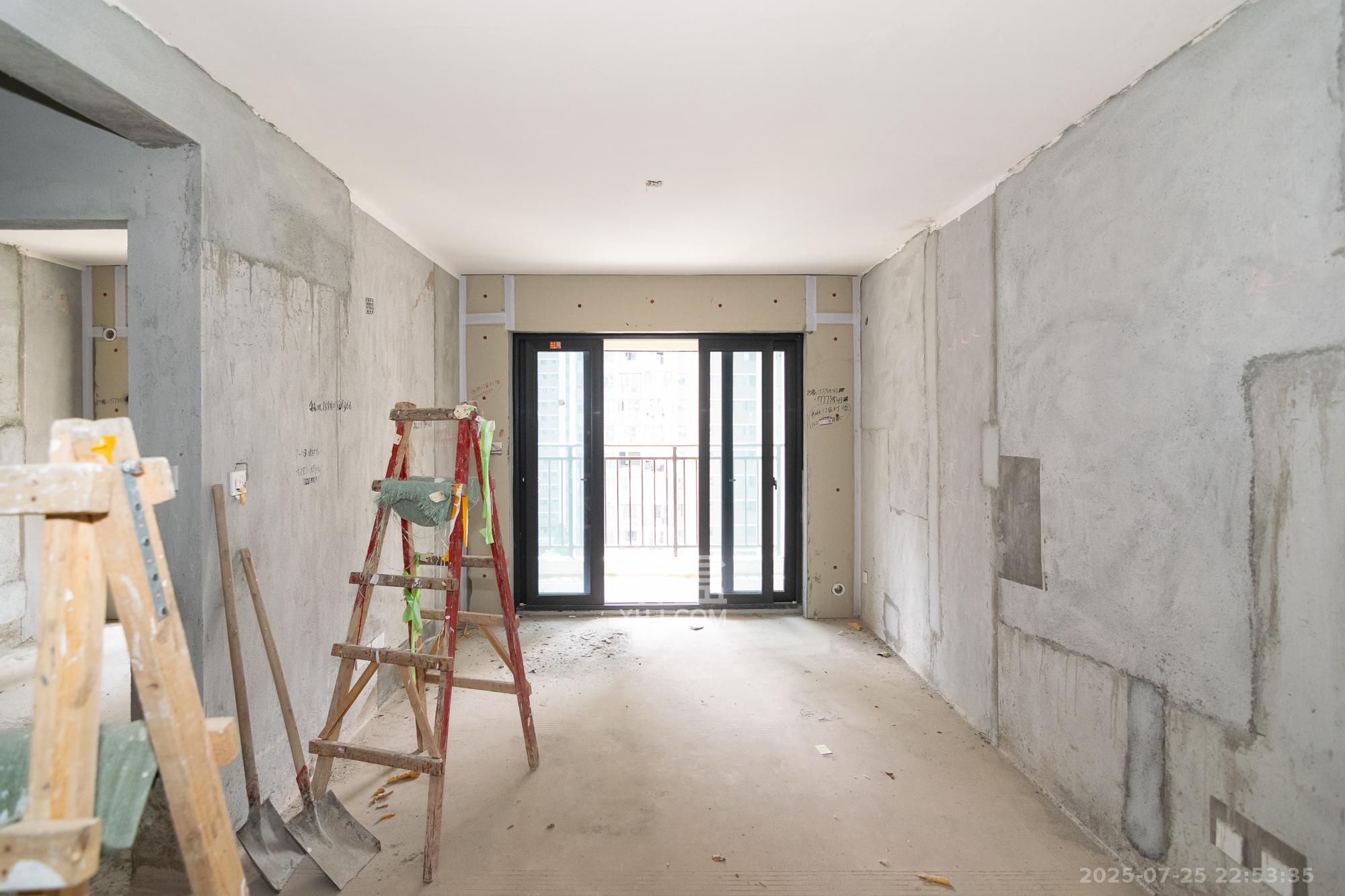 金辉优步学府 3室2厅2卫 65.0万 金辉优步学府 3室2厅2卫 65.0万客厅