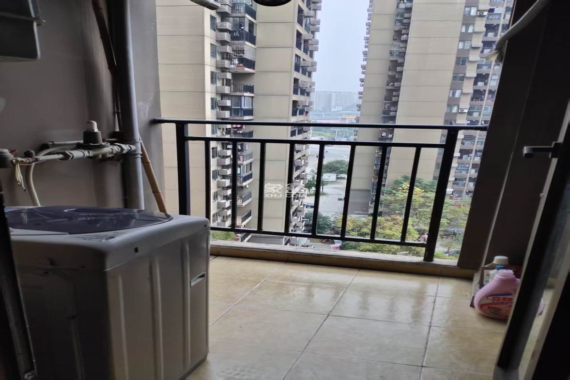 蓝色港湾  2室1厅1卫    1300.0元/月 蓝色港湾  2室1厅1卫    1300.0元/月室内图