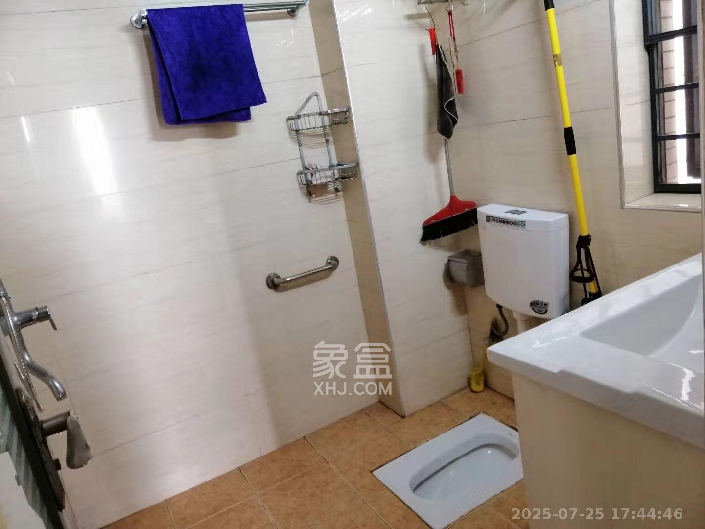 兰亭峰景 3室2厅1卫 2700.0元/月 兰亭峰景 3室2厅1卫 2700.0元/月室内图