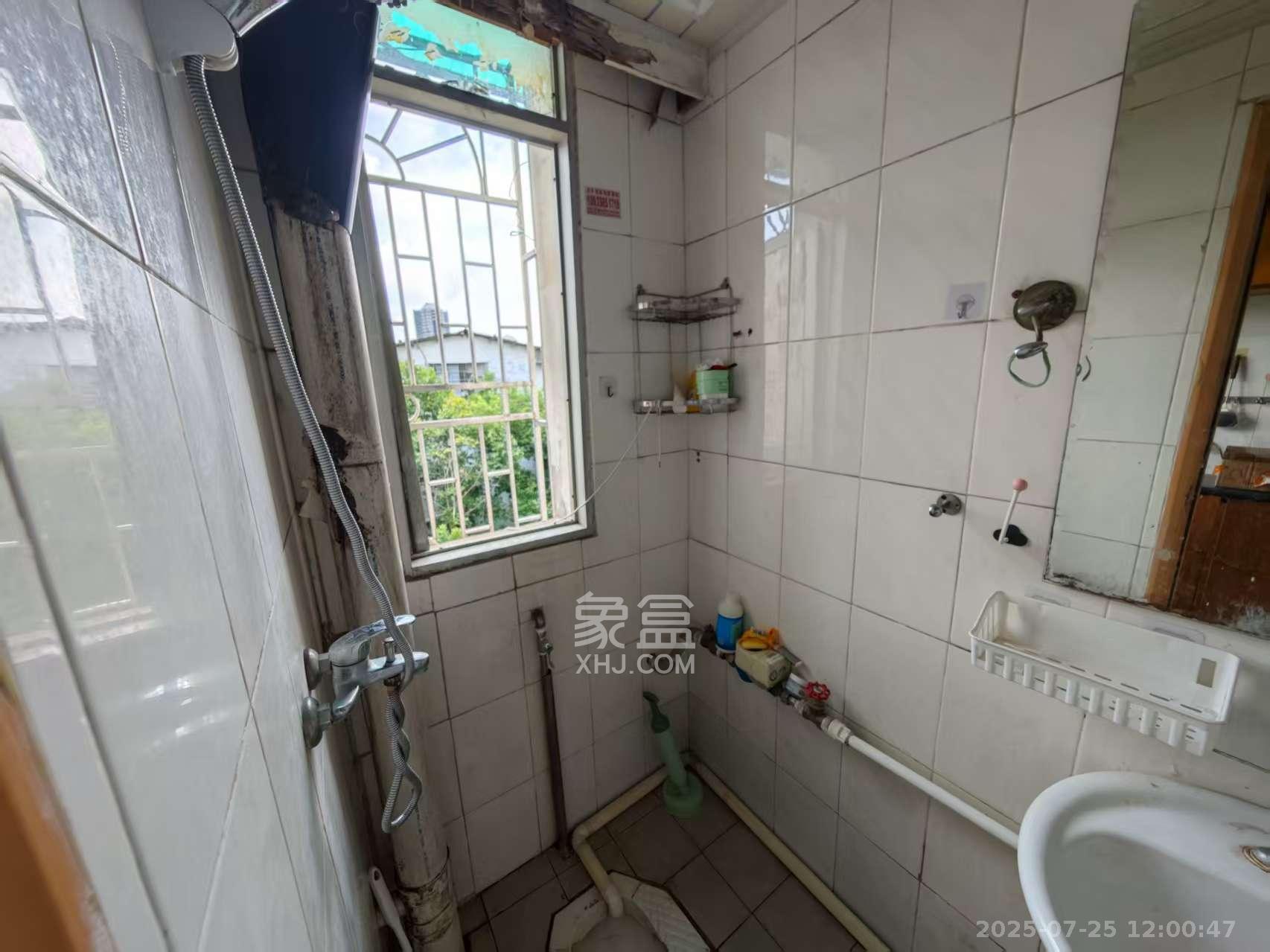 红旗区三片 2室1厅1卫 1500.0元/月 红旗区三片 2室1厅1卫 1500.0元/月室内图