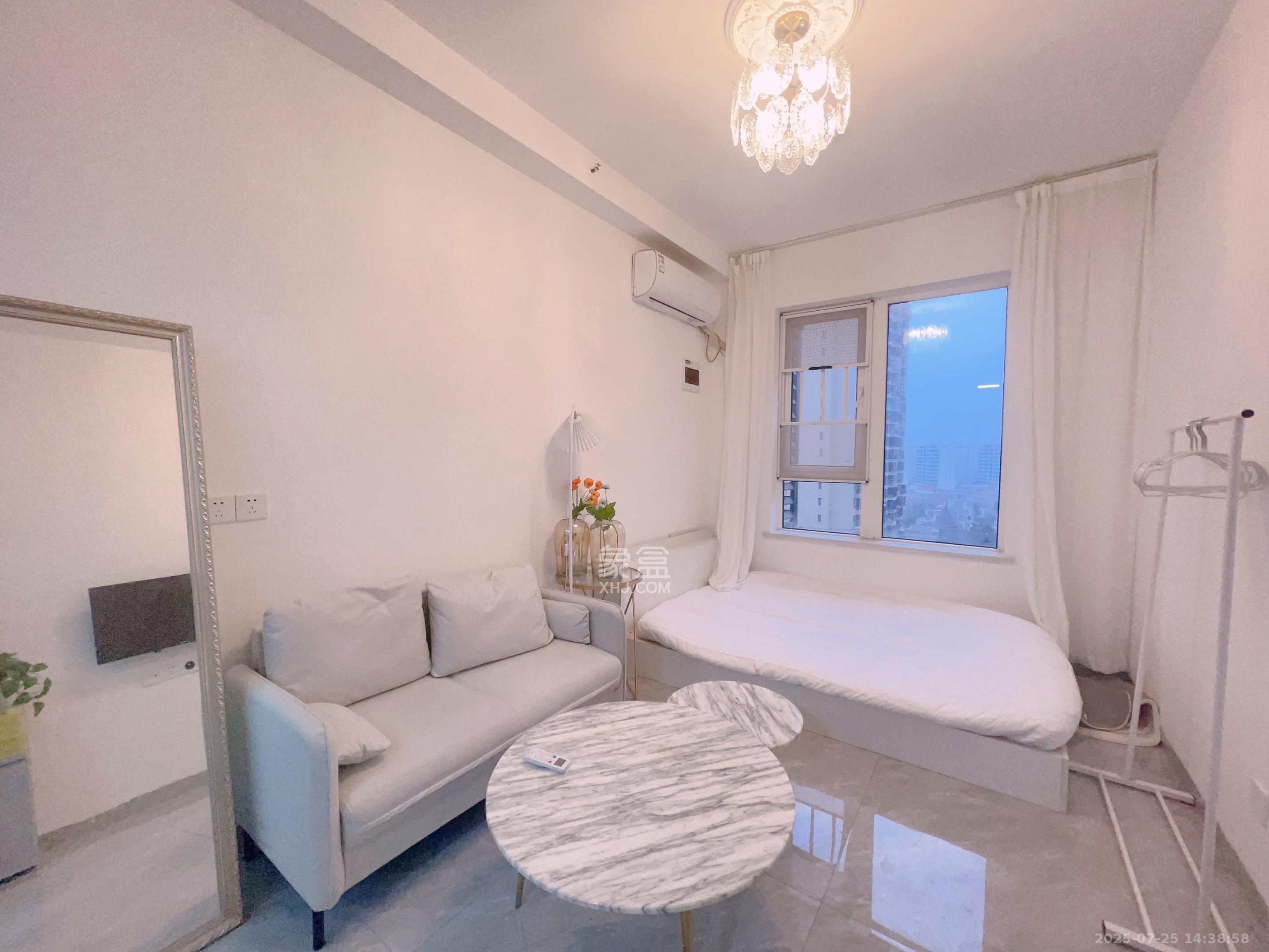 保利香槟国际 1室1厅1卫 1000.0元/月 保利香槟国际 1室1厅1卫 1000.0元/月室内图