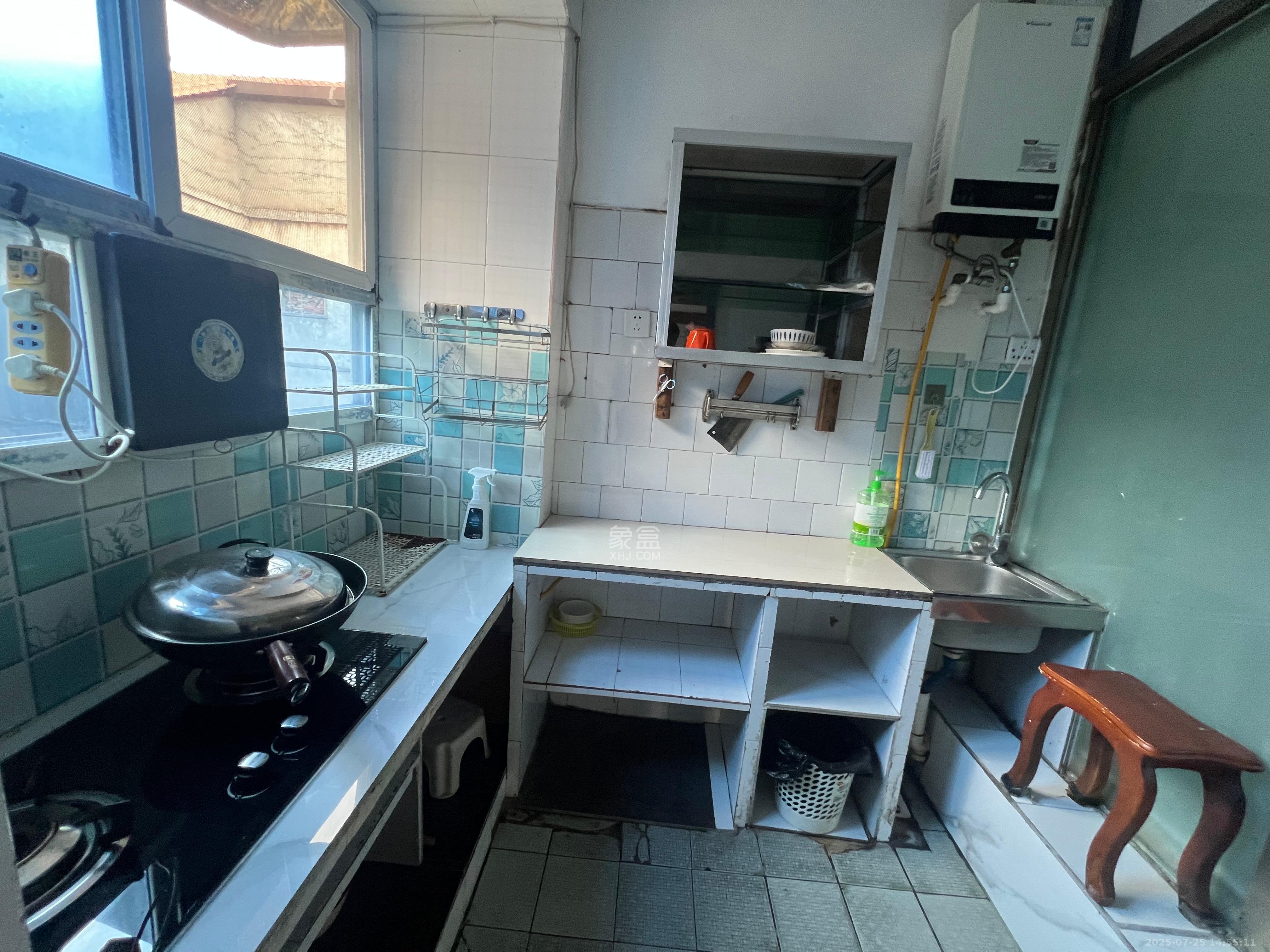 市直属机关宿舍 3室1厅1卫 1500.0元/月 市直属机关宿舍 3室1厅1卫 1500.0元/月室内图