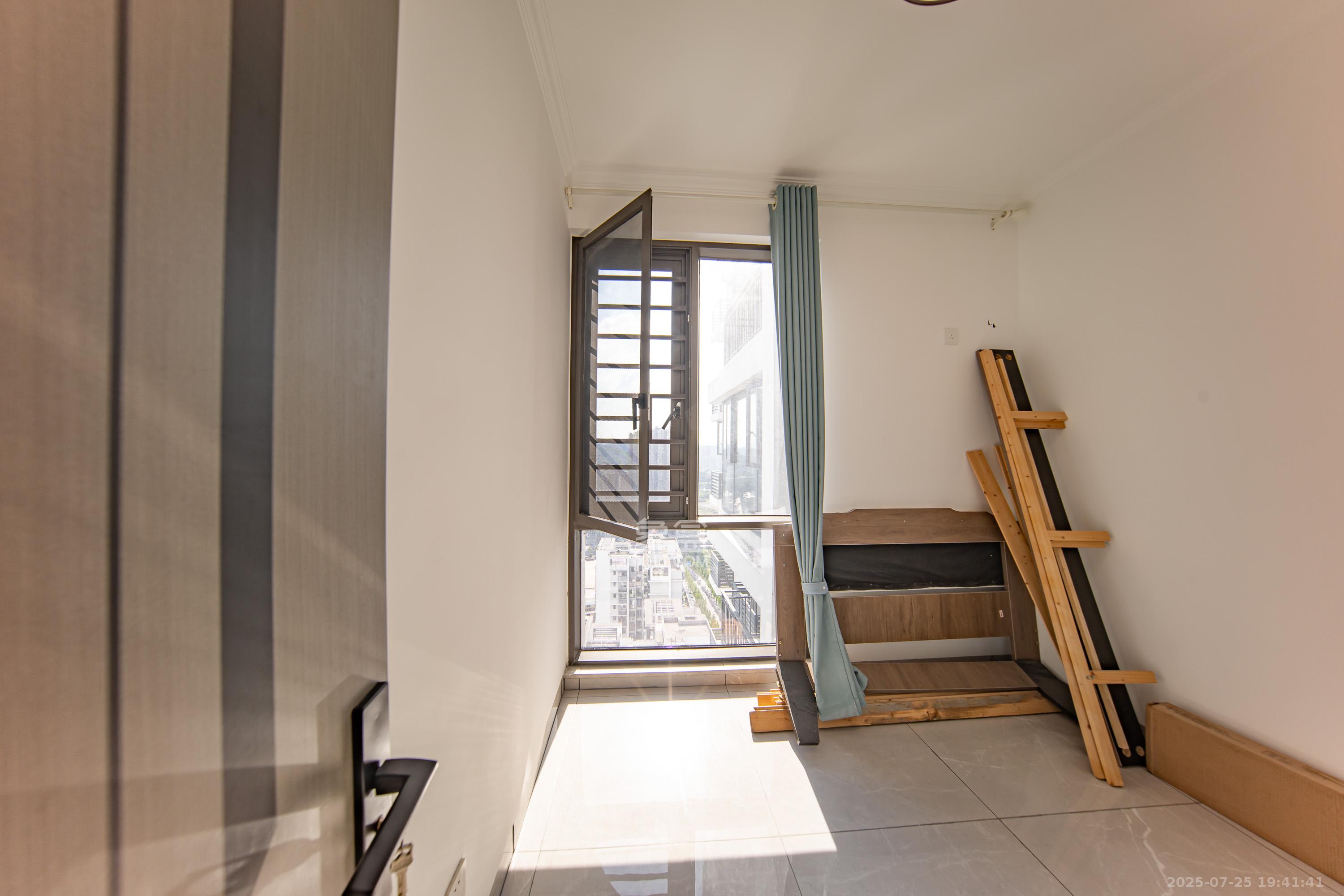 蔷薇国际  3室2厅2卫    81.8万 蔷薇国际  3室2厅2卫    81.8万卧室