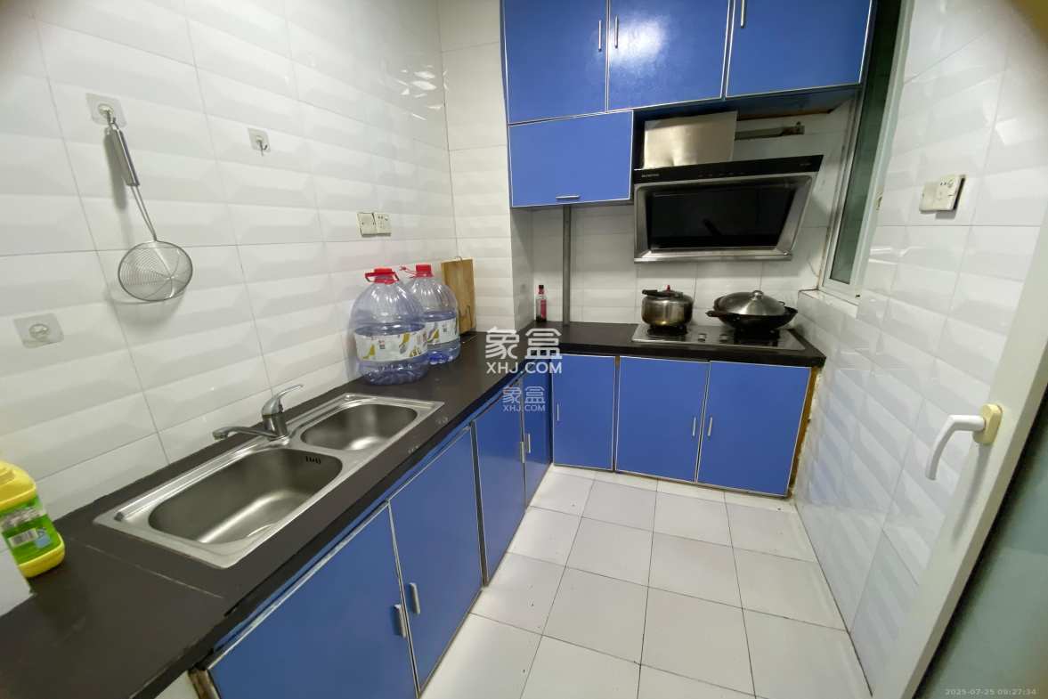 麓谷加州阳光  2室1厅1卫    2200.0元/月 麓谷加州阳光  2室1厅1卫    2200.0元/月室内图