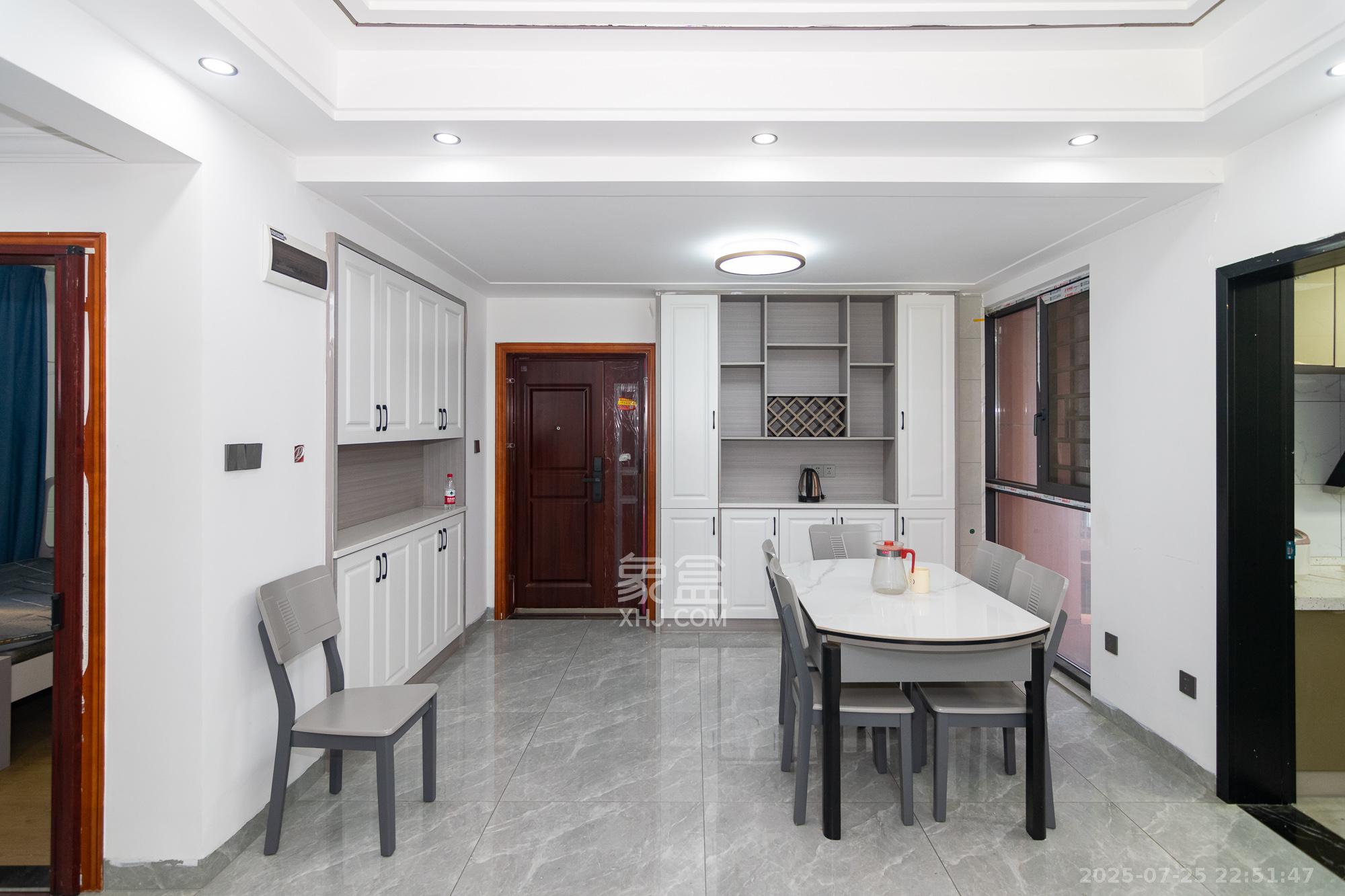 富兴悦府(富兴学府名邸) 3室2厅2卫 70.0万 富兴悦府(富兴学府名邸) 3室2厅2卫 70.0万客厅