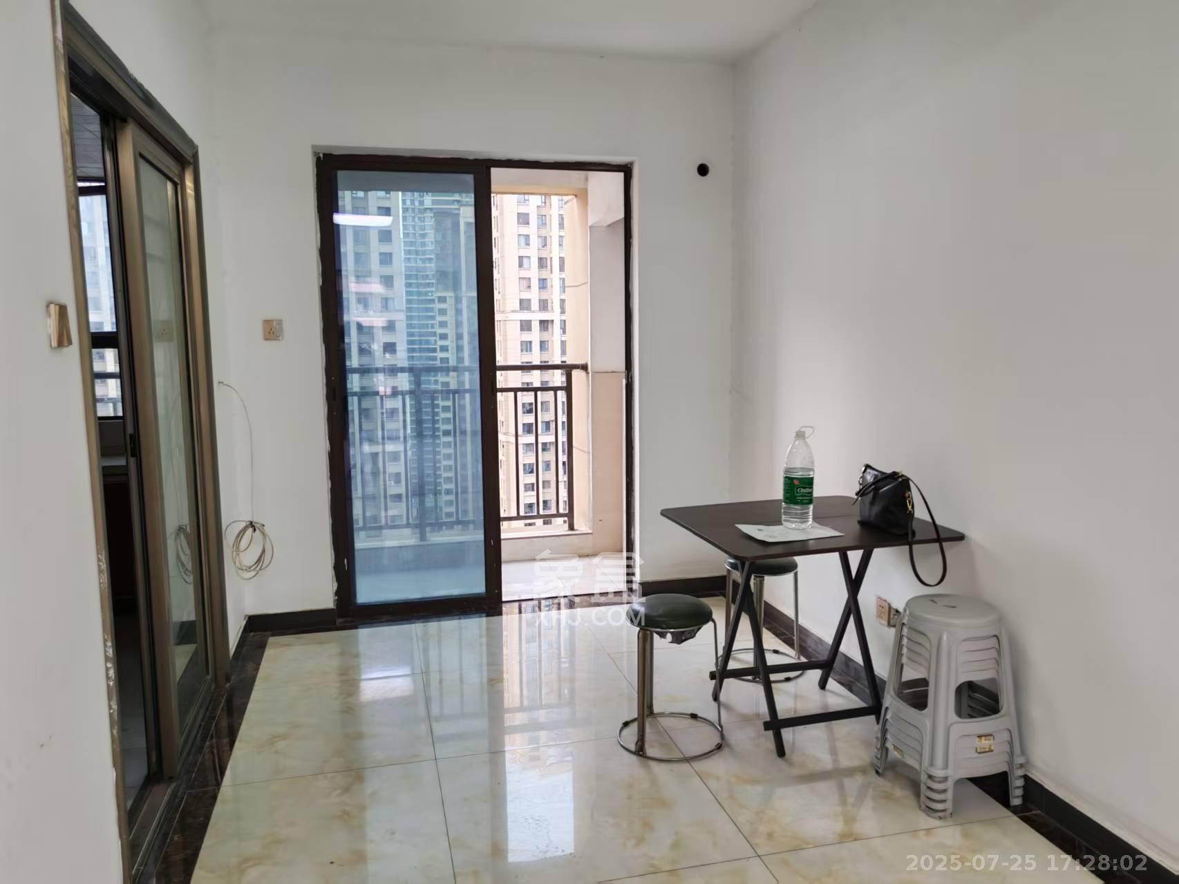 卓越浅水湾 4室2厅2卫 3500.0元/月 卓越浅水湾 4室2厅2卫 3500.0元/月室内图