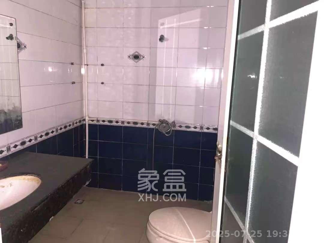 鑫天佳园 3室1厅2卫 1800.0元/月 鑫天佳园 3室1厅2卫 1800.0元/月室内图