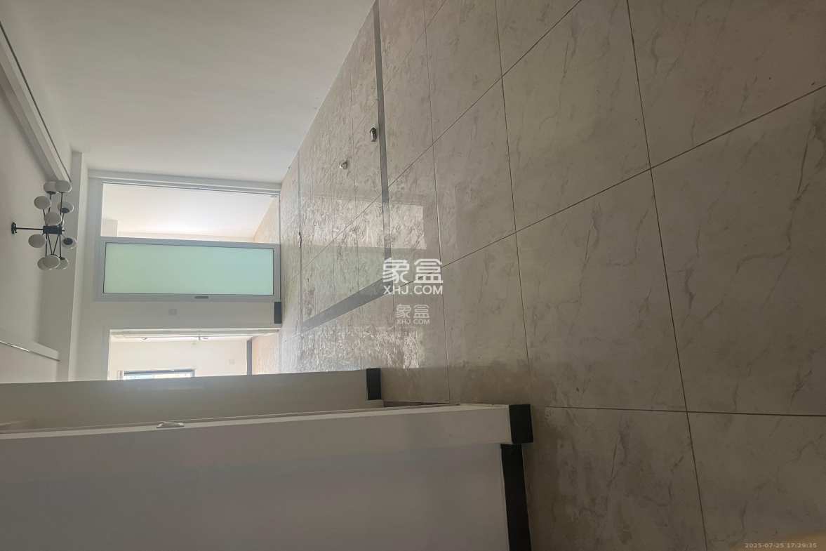 保利城(中航城国际社区、郡原美村)  3室2厅1卫    3000.0元/月 保利城(中航城国际社区、郡原美村)  3室2厅1卫    3000.0元/月室内图