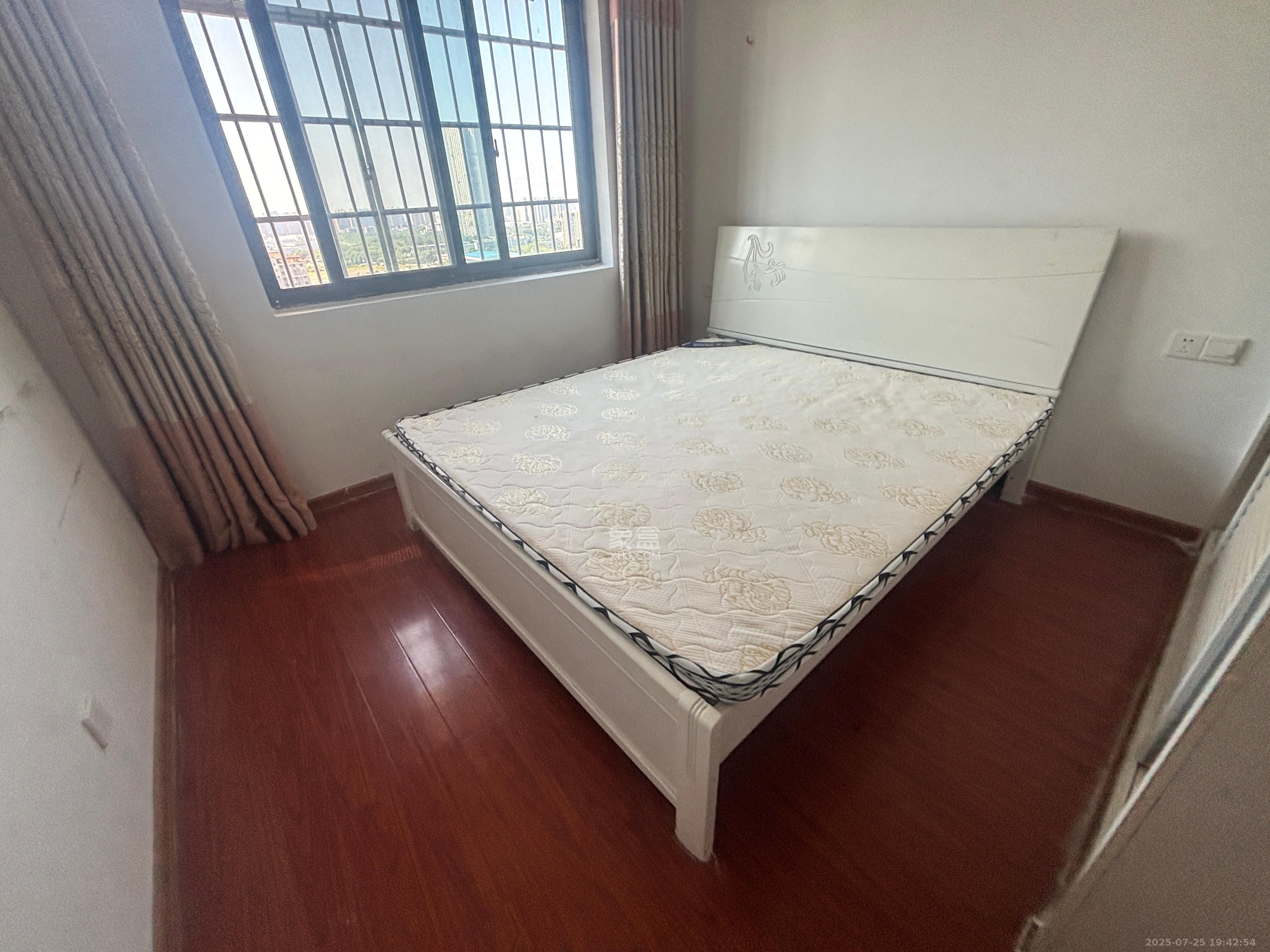 湘楚华庭 2室2厅1卫 2200.0元/月 湘楚华庭 2室2厅1卫 2200.0元/月室内图