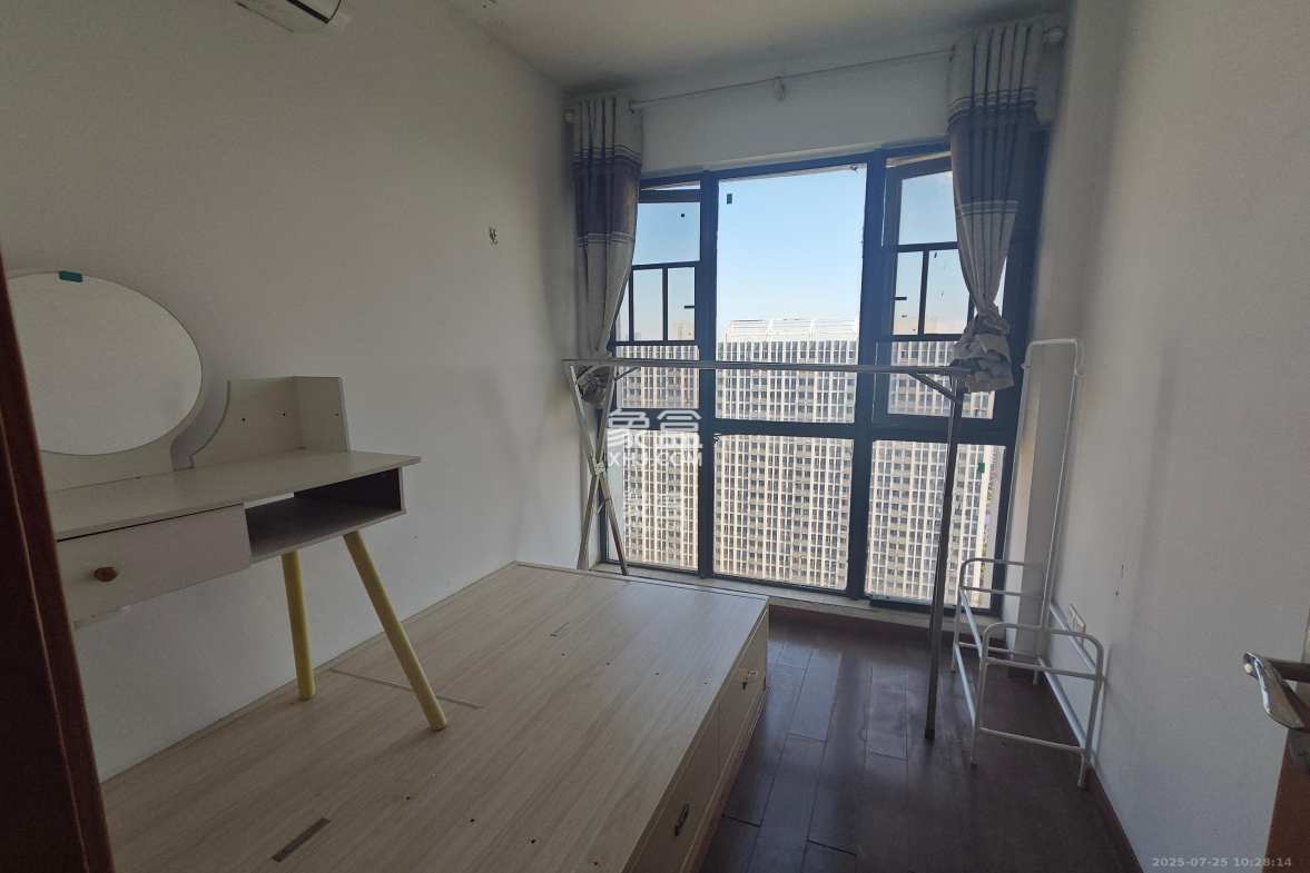 欧亚达国际广场 2室1厅1卫 2100.0元/月 欧亚达国际广场 2室1厅1卫 2100.0元/月室内图