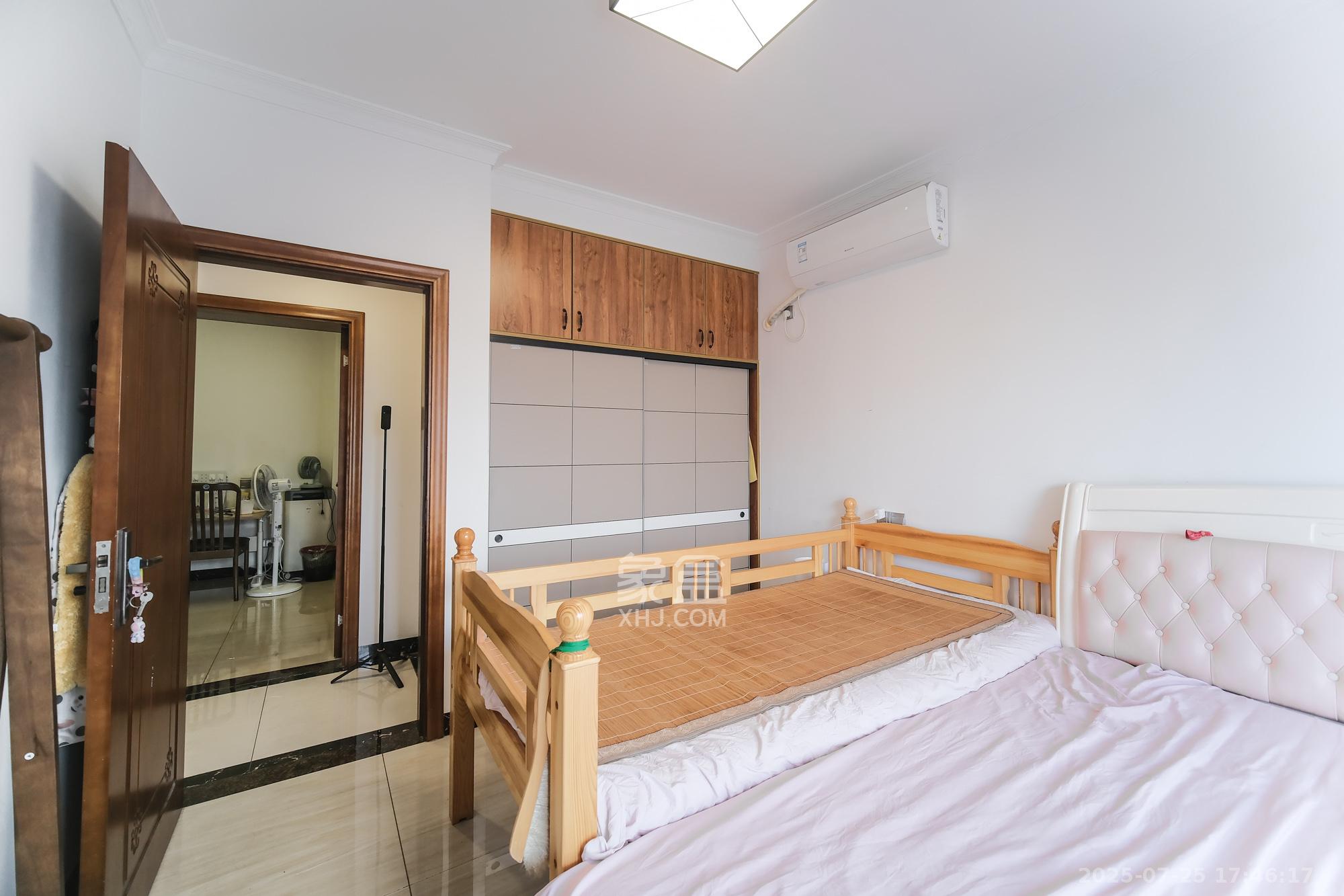 山水湾  1室2厅1卫    67.8万卧室