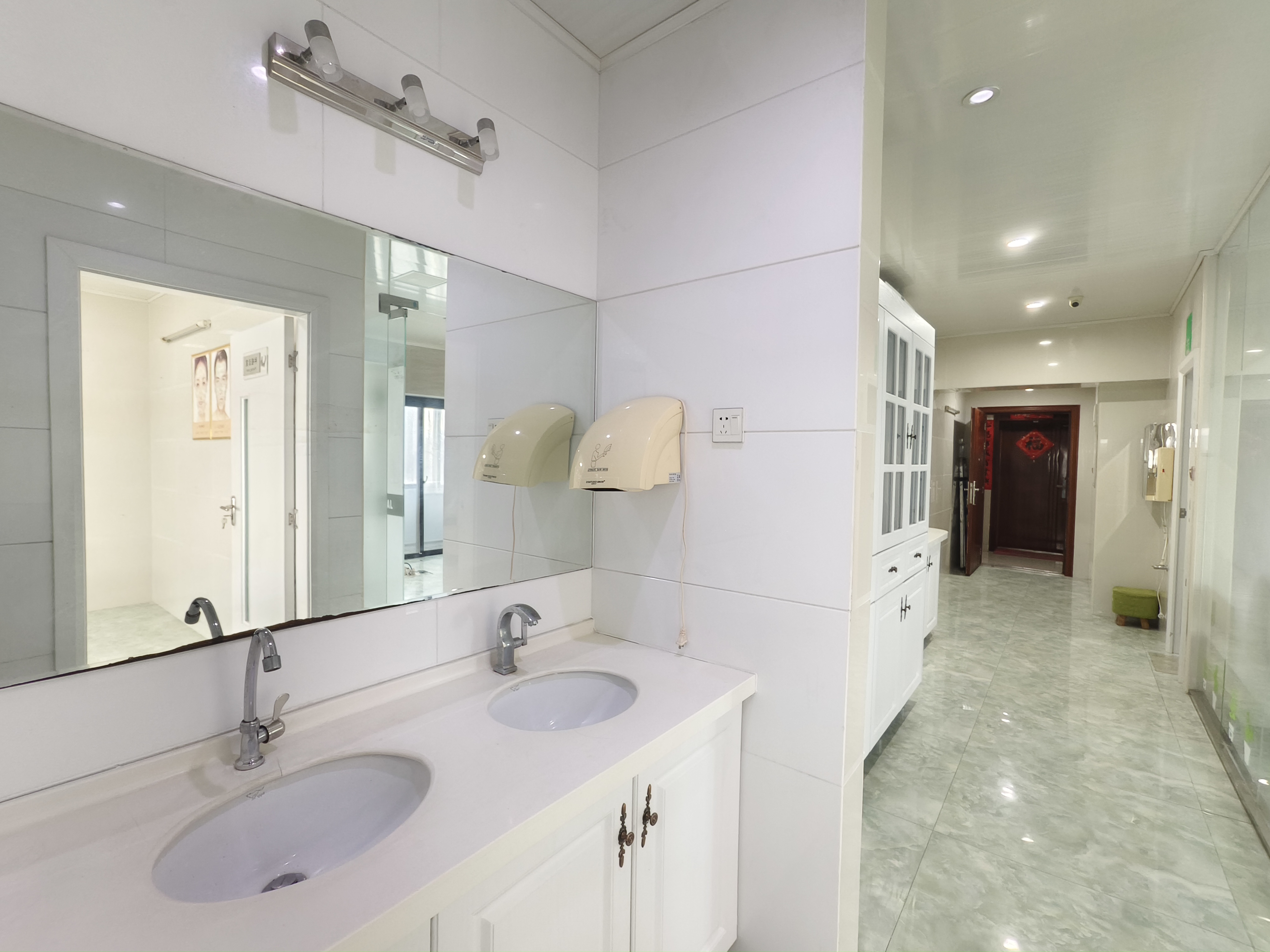 望海国际广场 2室1厅1卫 2500.0元/月 望海国际广场 2室1厅1卫 2500.0元/月室内图