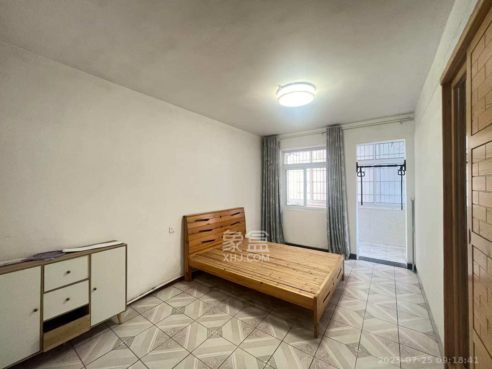 中南石油局宿舍 2室1厅1卫 2300.0元/月 中南石油局宿舍 2室1厅1卫 2300.0元/月室内图