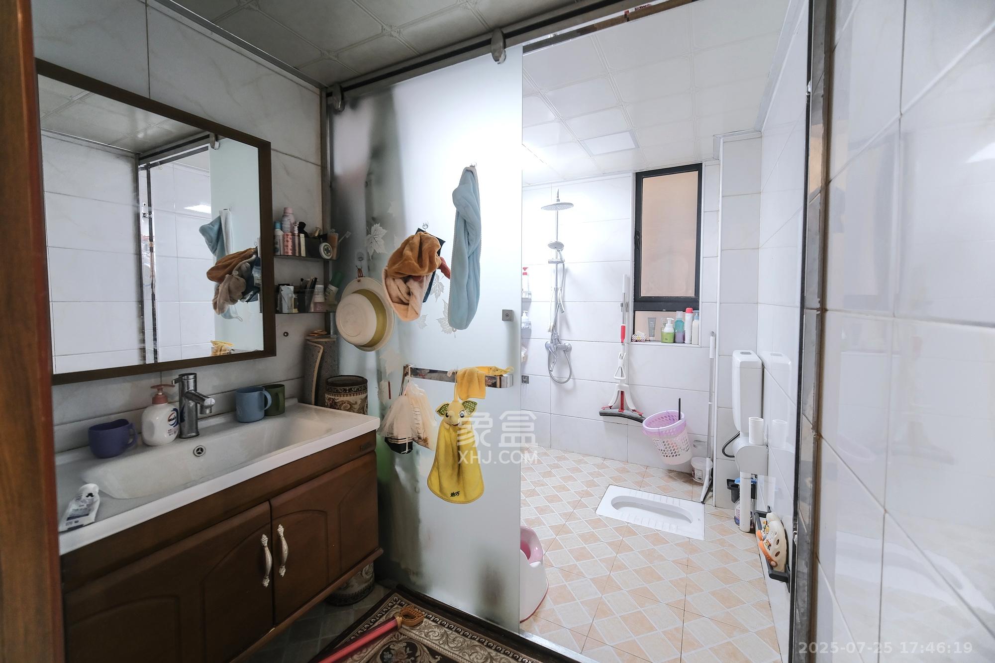 山水湾  1室2厅1卫    67.8万卫生间