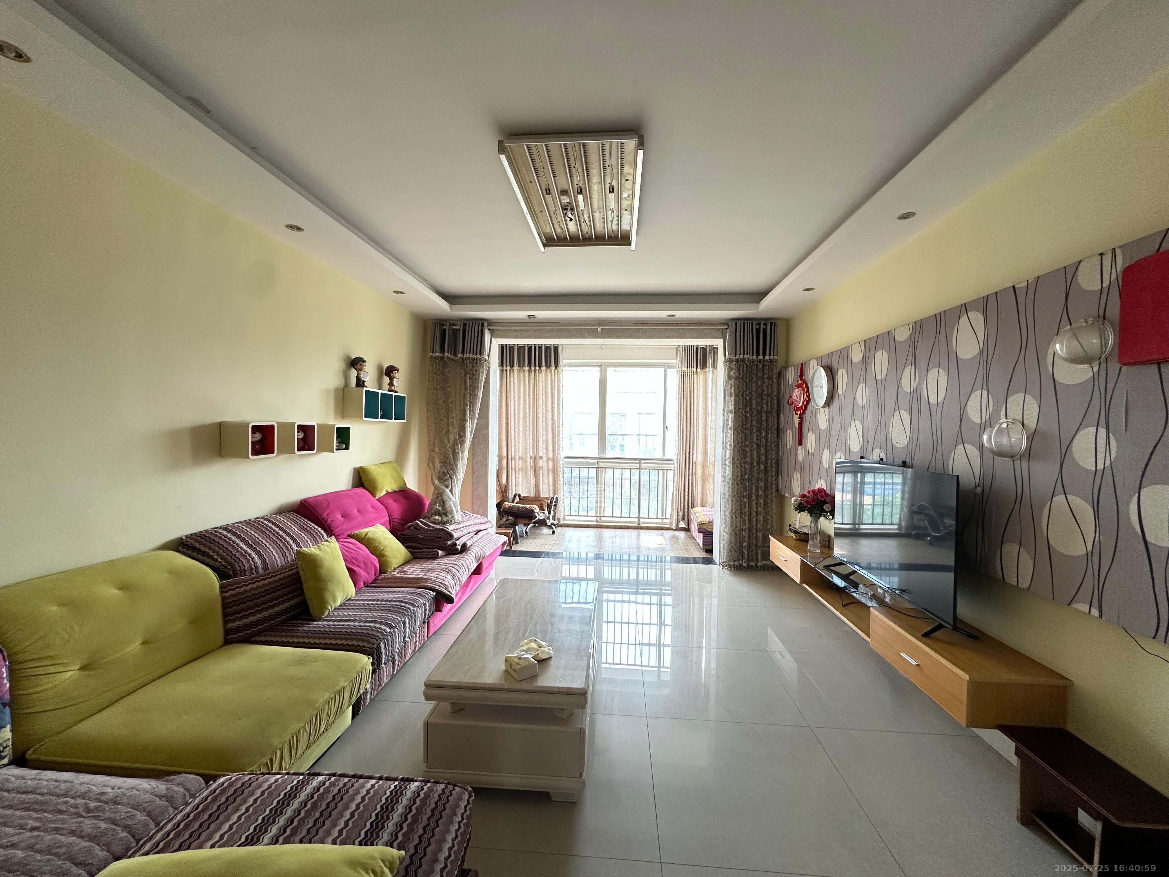 鄱阳小区  3室2厅2卫    1900.0元/月室内图