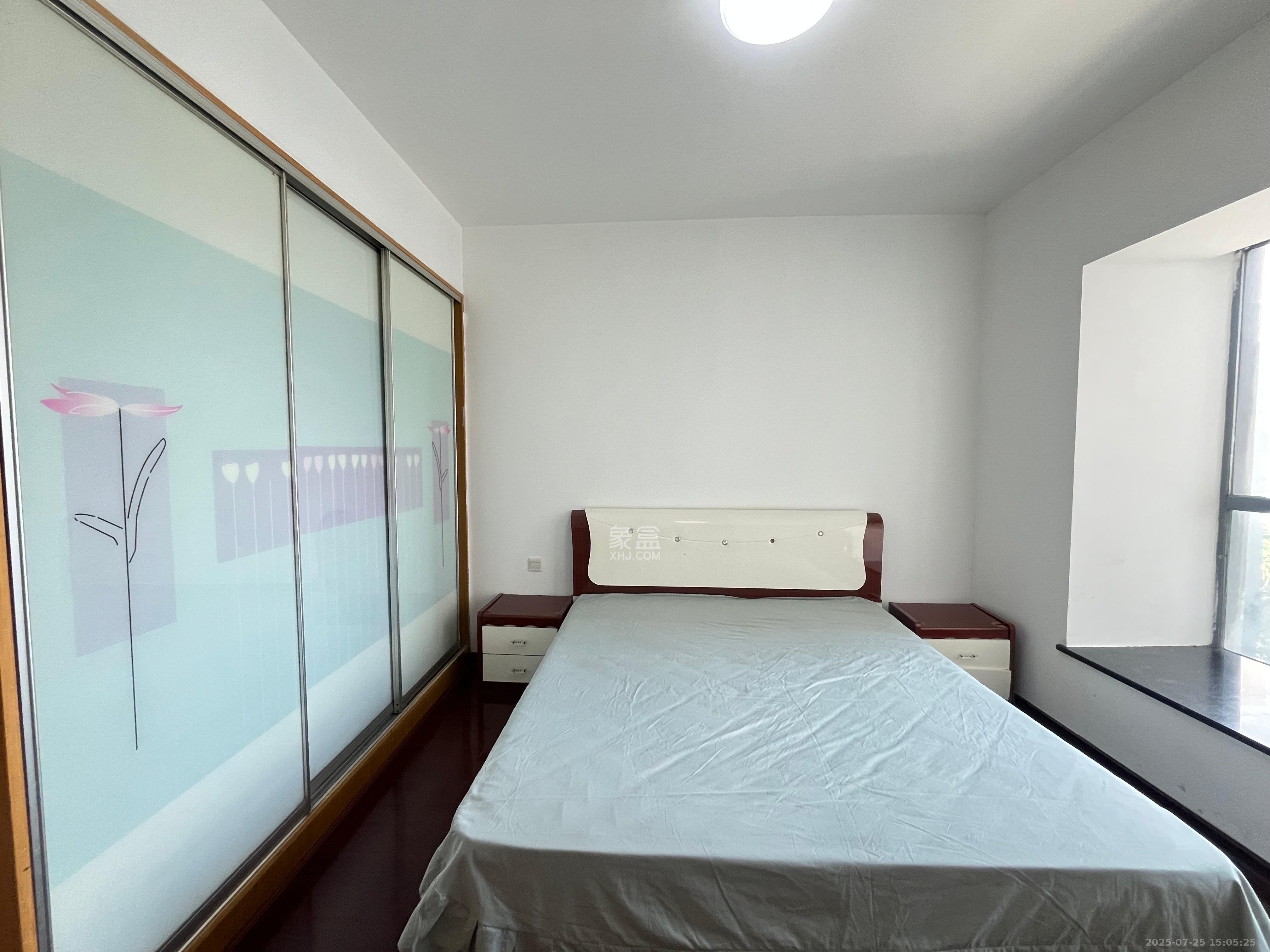 银港水晶城 3室2厅2卫 2800.0元/月 银港水晶城 3室2厅2卫 2800.0元/月室内图