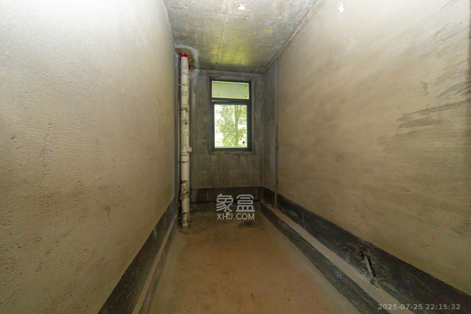 永宏万家里  4室2厅1卫    93.0万卫生间