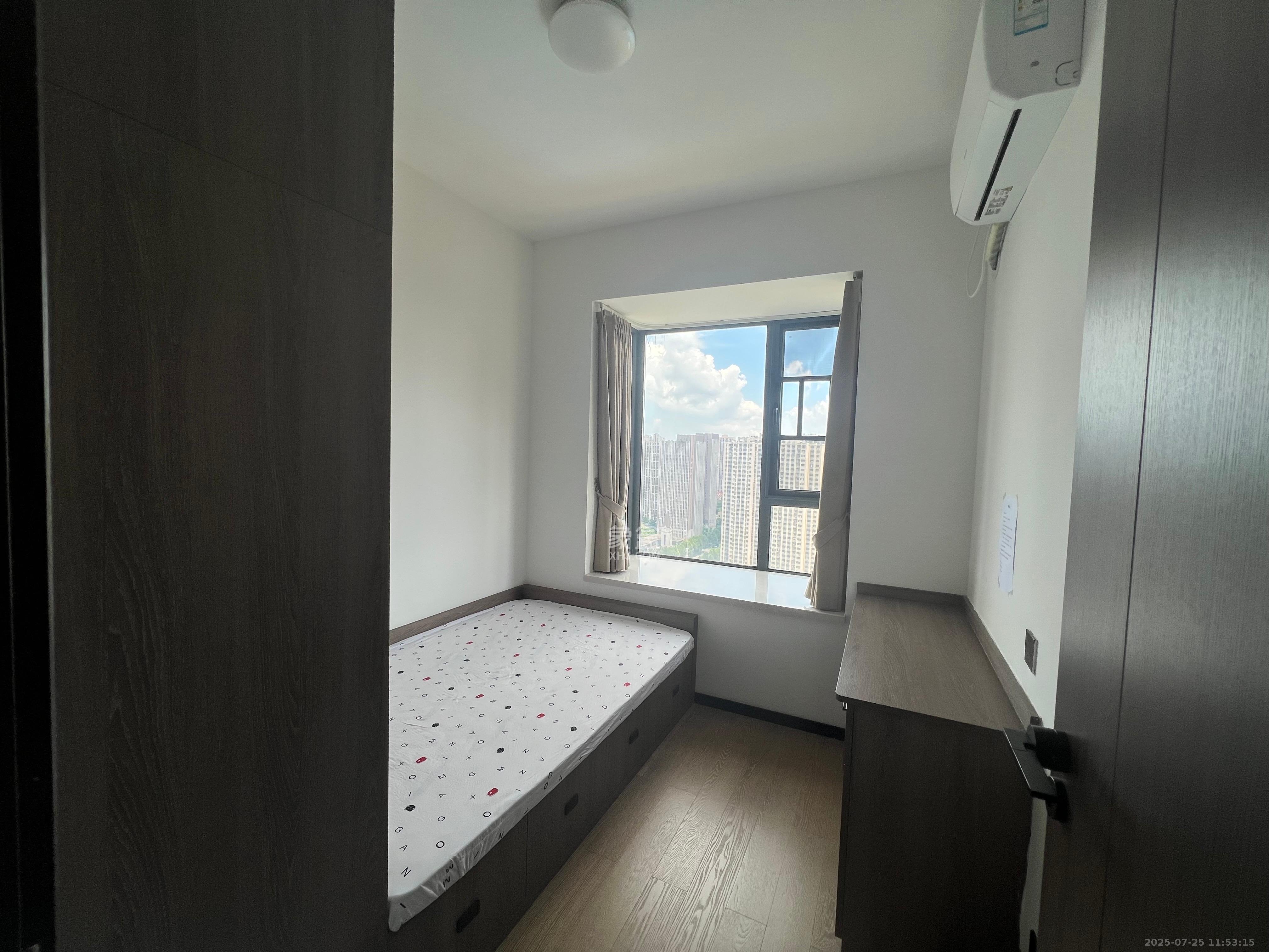 欣利梅溪左岸  4室2厅1卫    3800.0元/月室内图