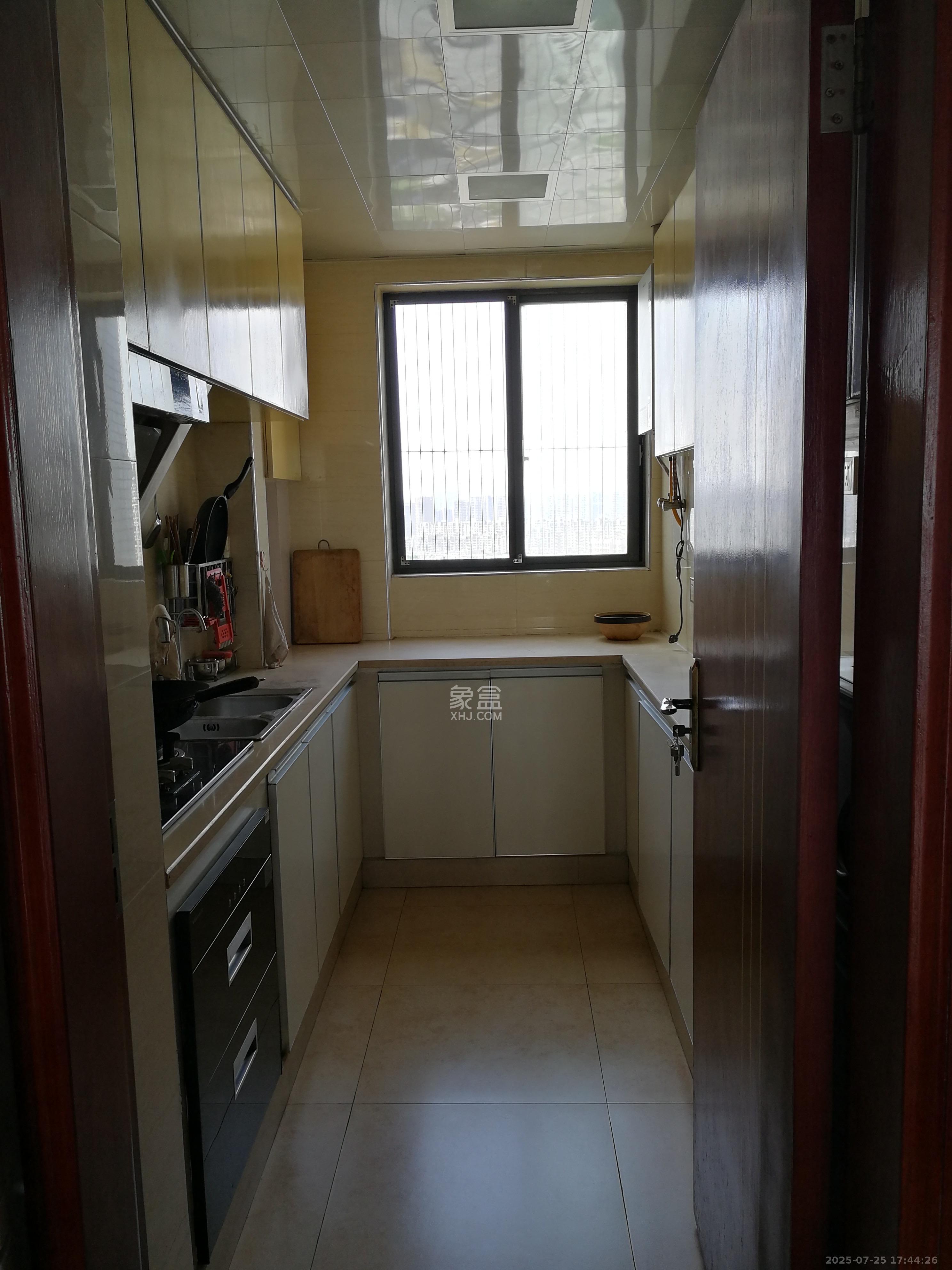 兰亭峰景 3室2厅1卫 2700.0元/月 兰亭峰景 3室2厅1卫 2700.0元/月室内图