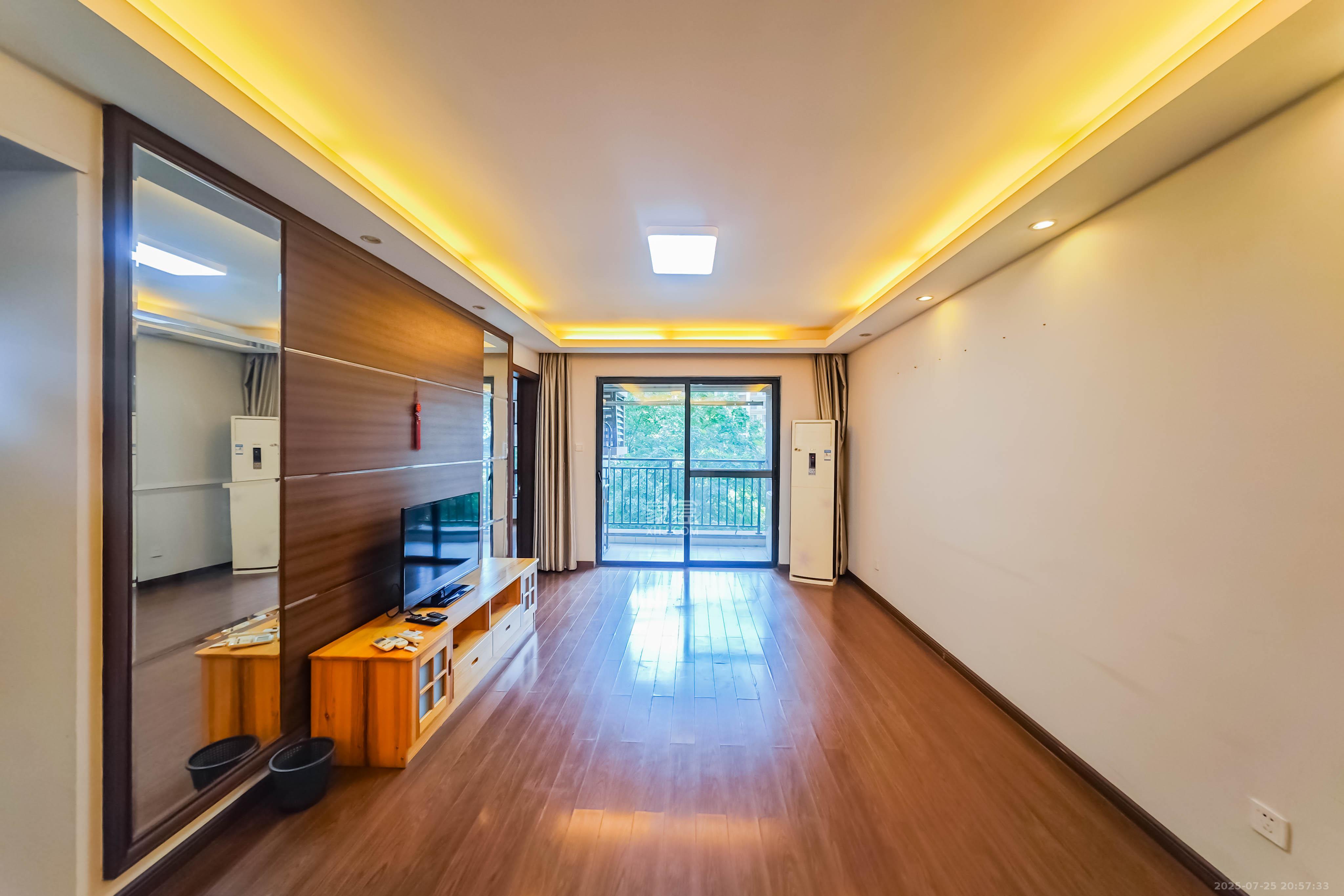 万科金域华府二期  3室2厅1卫    89.8万 万科金域华府二期  3室2厅1卫    89.8万客厅