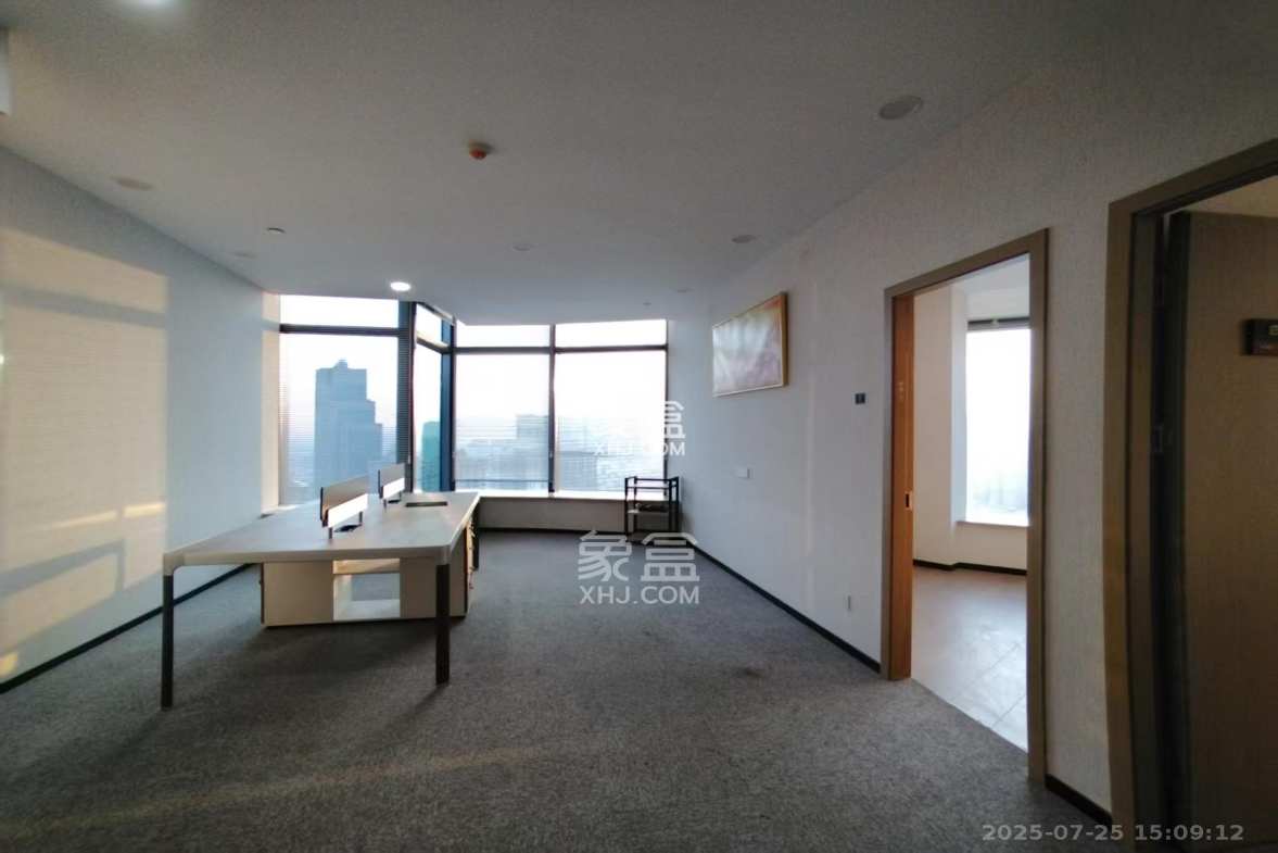 世茂铂曼 3室1厅1卫 4500.0元/月 世茂铂曼 3室1厅1卫 4500.0元/月室内图