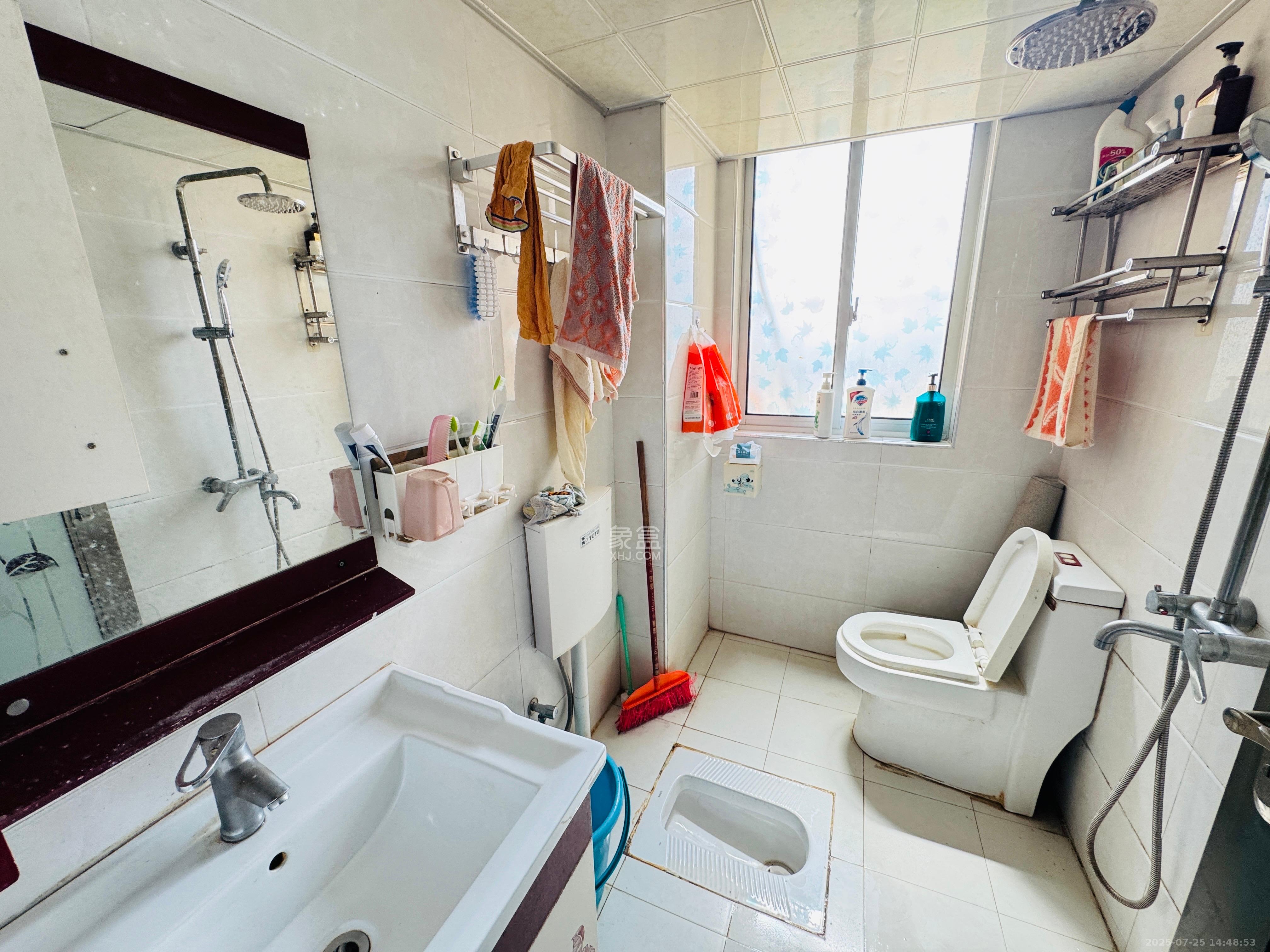 金碧文华 3室2厅1卫 1900.0元/月 金碧文华 3室2厅1卫 1900.0元/月室内图