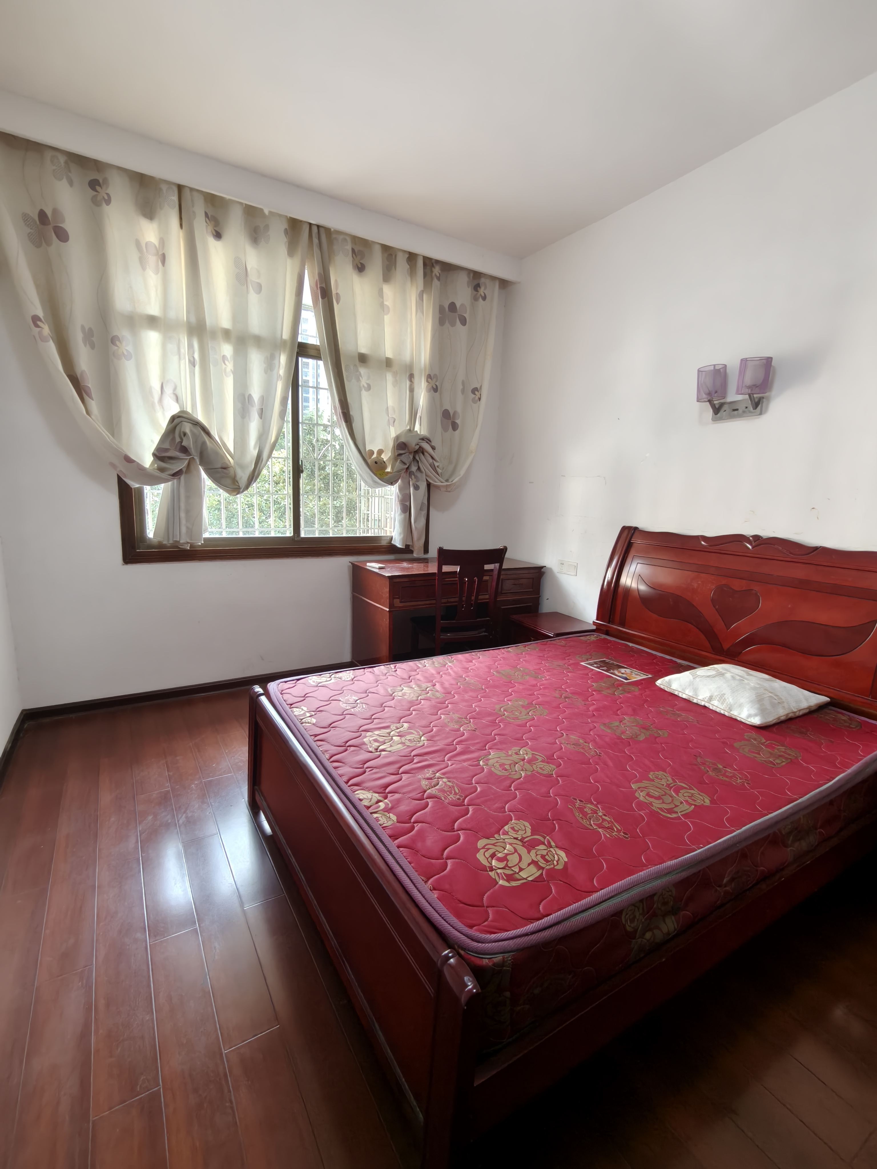 八一橡胶厂(长青中街) 1室0厅0卫 1300.0元/月 八一橡胶厂(长青中街) 1室0厅0卫 1300.0元/月室内图