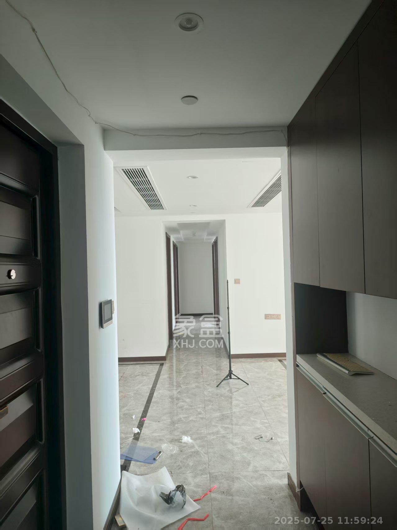 绿地长沙城际空间站（绿地新里佳苑）  5室2厅2卫   3000.00元/月室内图