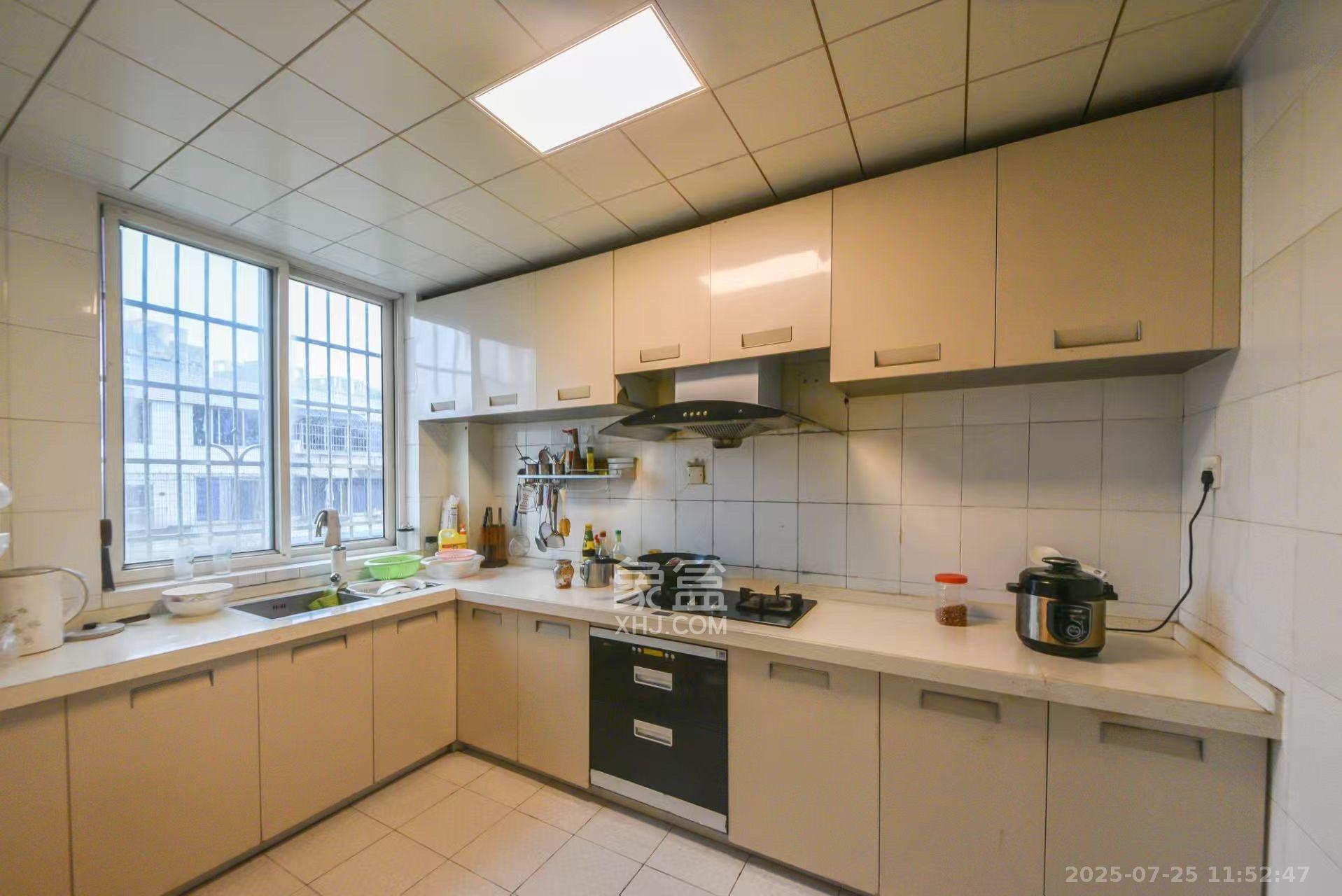 化油器厂宿舍 3室2厅1卫 2500.0元/月 化油器厂宿舍 3室2厅1卫 2500.0元/月室内图