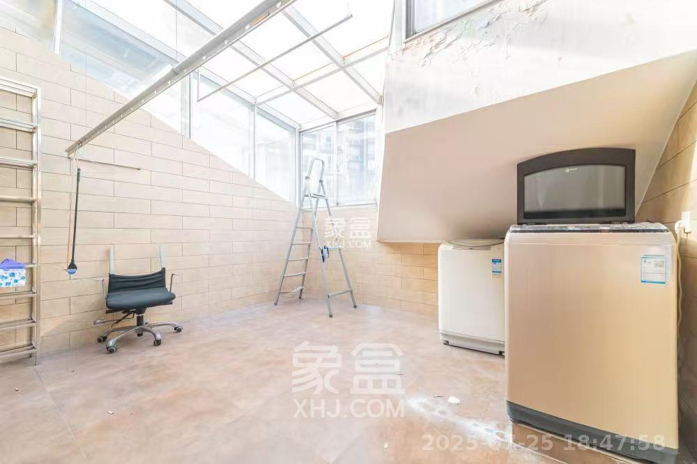 幸福里(幸福里一期) 5室2厅2卫 4280.0元/月 幸福里(幸福里一期) 5室2厅2卫 4280.0元/月室内图