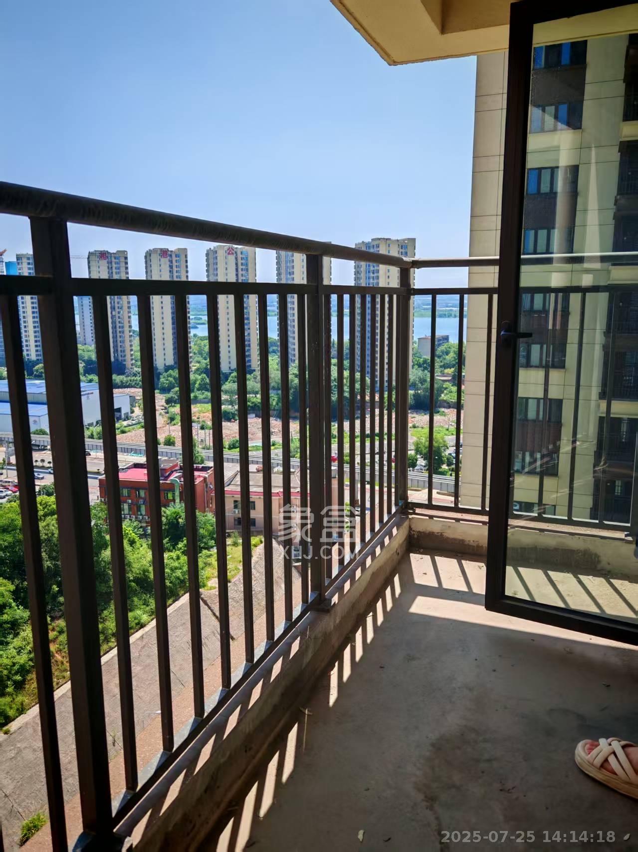 莲香园 4室0厅0卫 1600.0元/月 莲香园 4室0厅0卫 1600.0元/月室内图