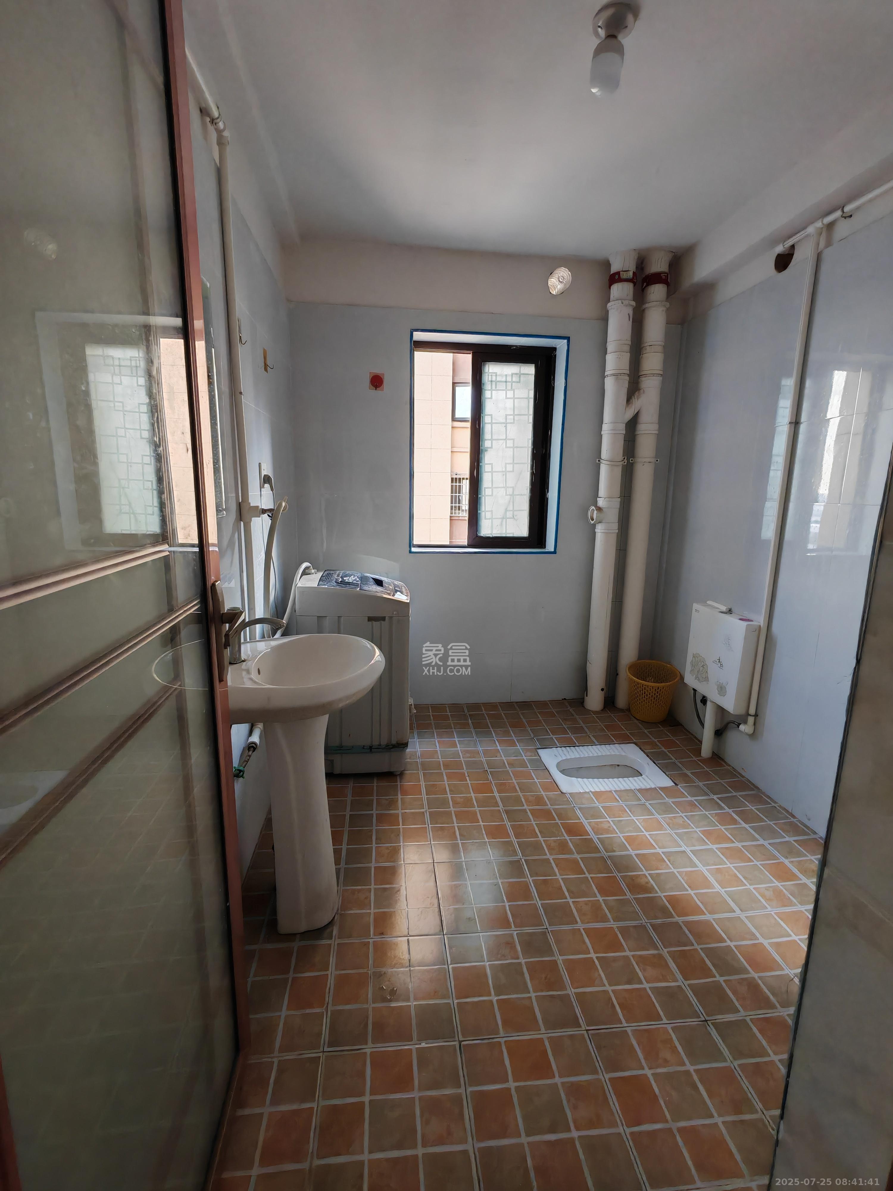 东方美地 4室2厅2卫 3600.0元/月 东方美地 4室2厅2卫 3600.0元/月室内图