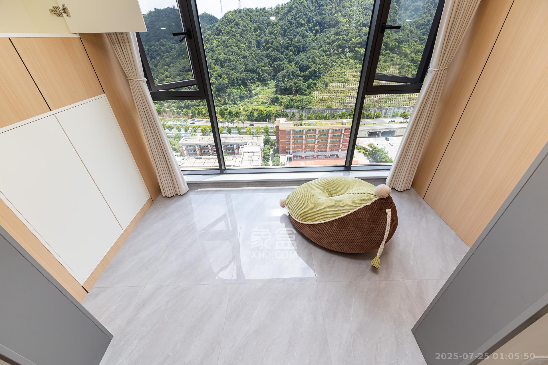 龙湖璟宸原著（龙湖紫宸）  4室2厅2卫    142.0万阳台