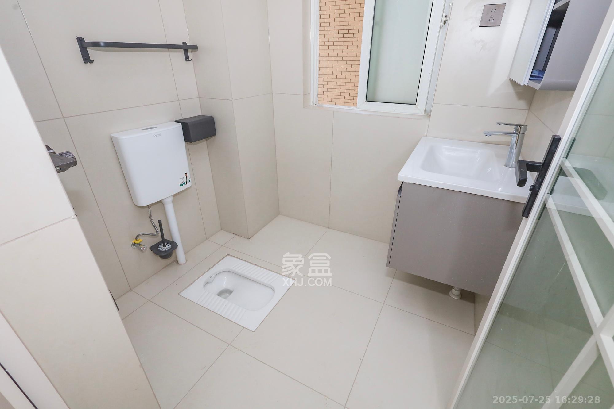 谷山乐园三期  3室2厅1卫    59.8万 谷山乐园三期  3室2厅1卫    59.8万卫生间