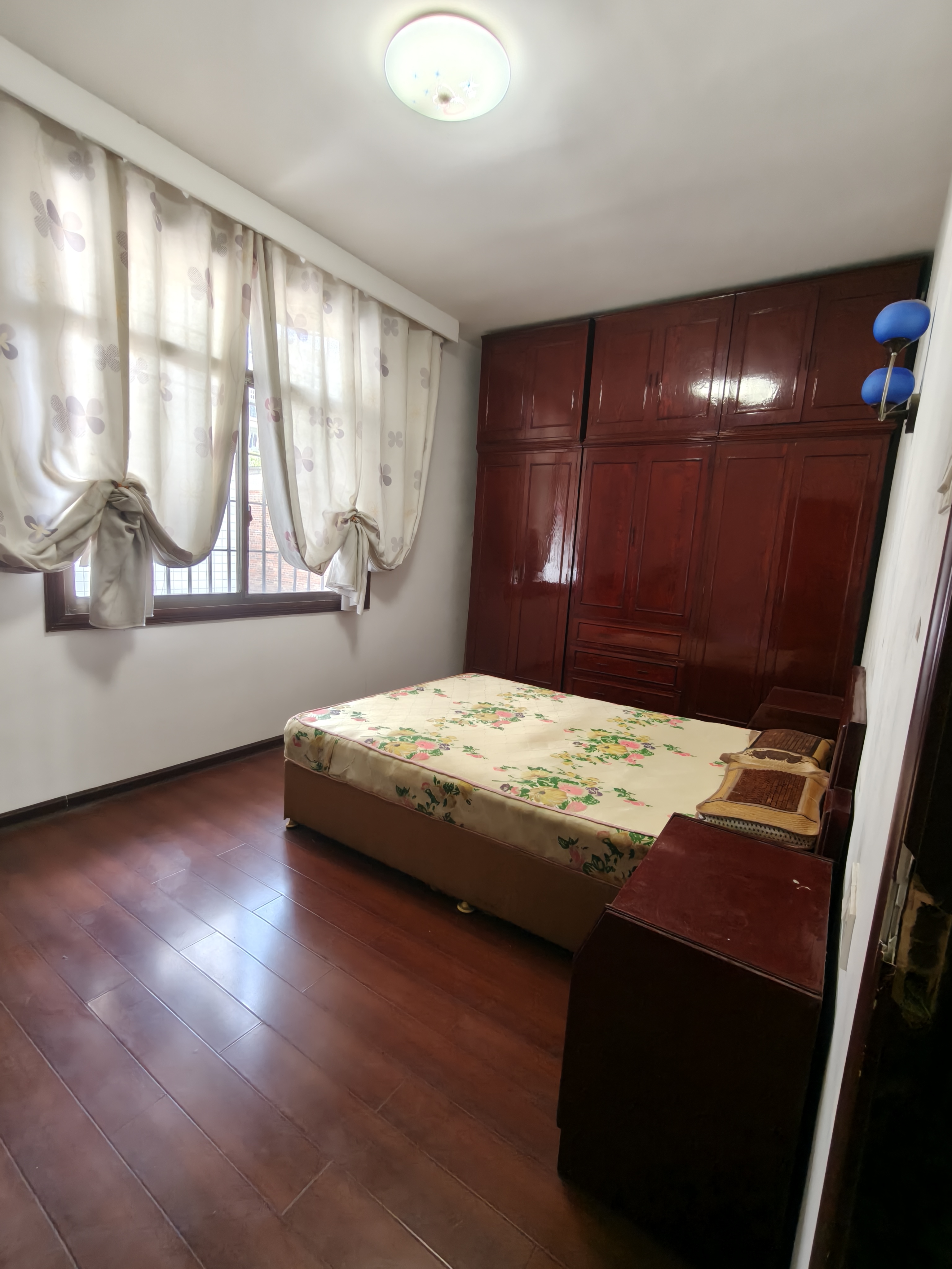 八一橡胶厂(长青中街) 1室0厅0卫 1300.0元/月 八一橡胶厂(长青中街) 1室0厅0卫 1300.0元/月室内图