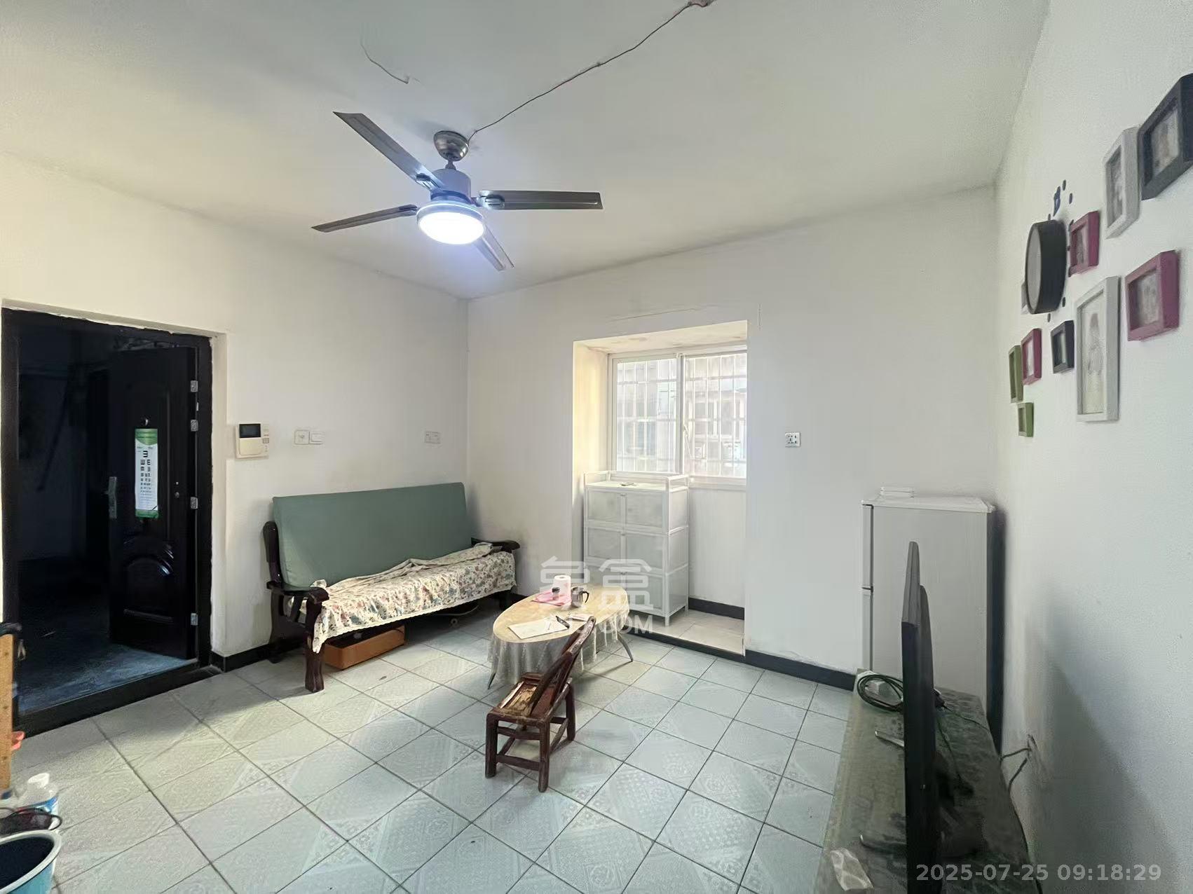 中南石油局宿舍 2室1厅1卫 2300.0元/月 中南石油局宿舍 2室1厅1卫 2300.0元/月户型图