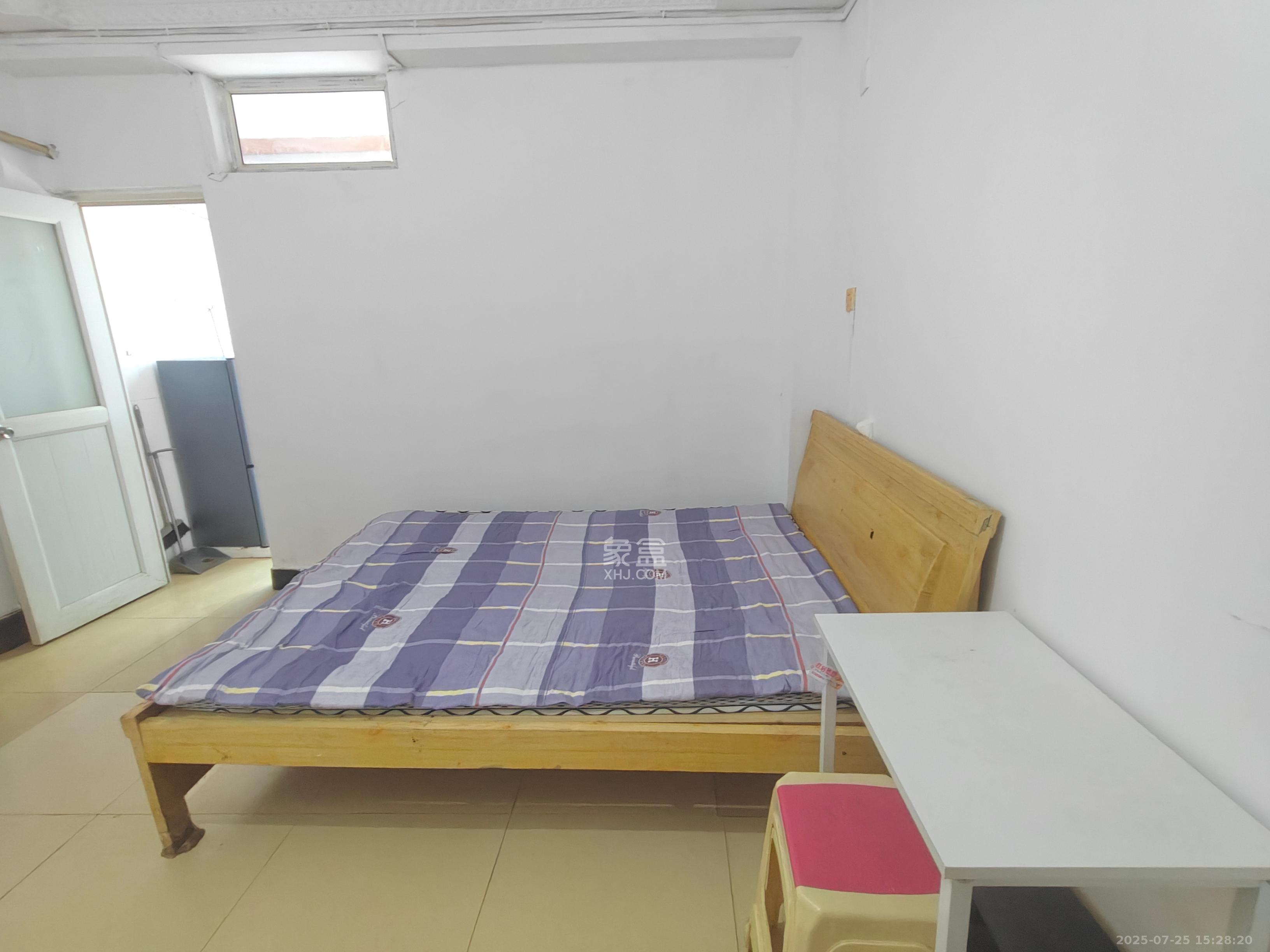 新合四村 1室1厅1卫 900.0元/月 新合四村 1室1厅1卫 900.0元/月室内图