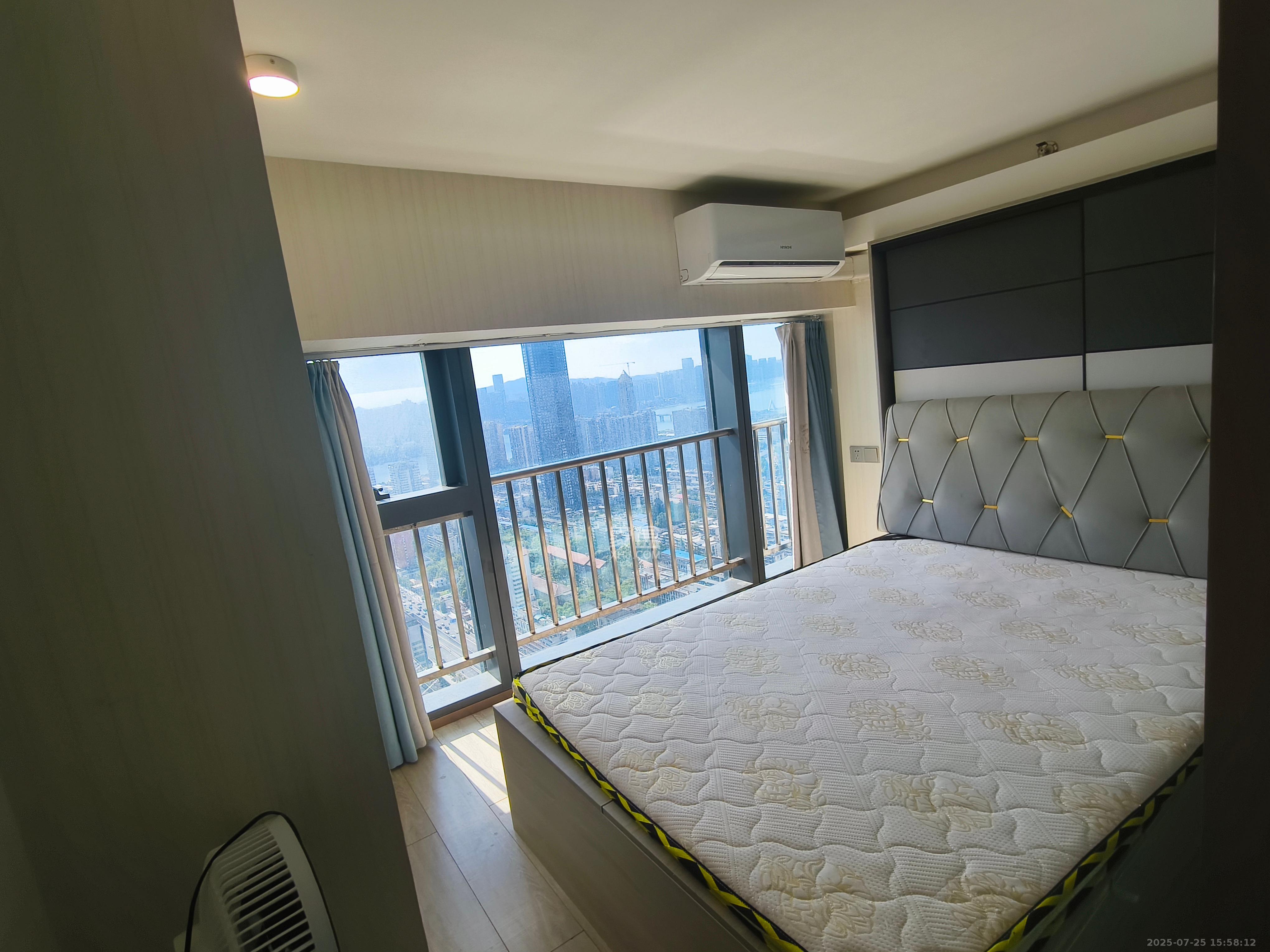 华远华时代 2室1厅1卫 3380.0元/月 华远华时代 2室1厅1卫 3380.0元/月室内图