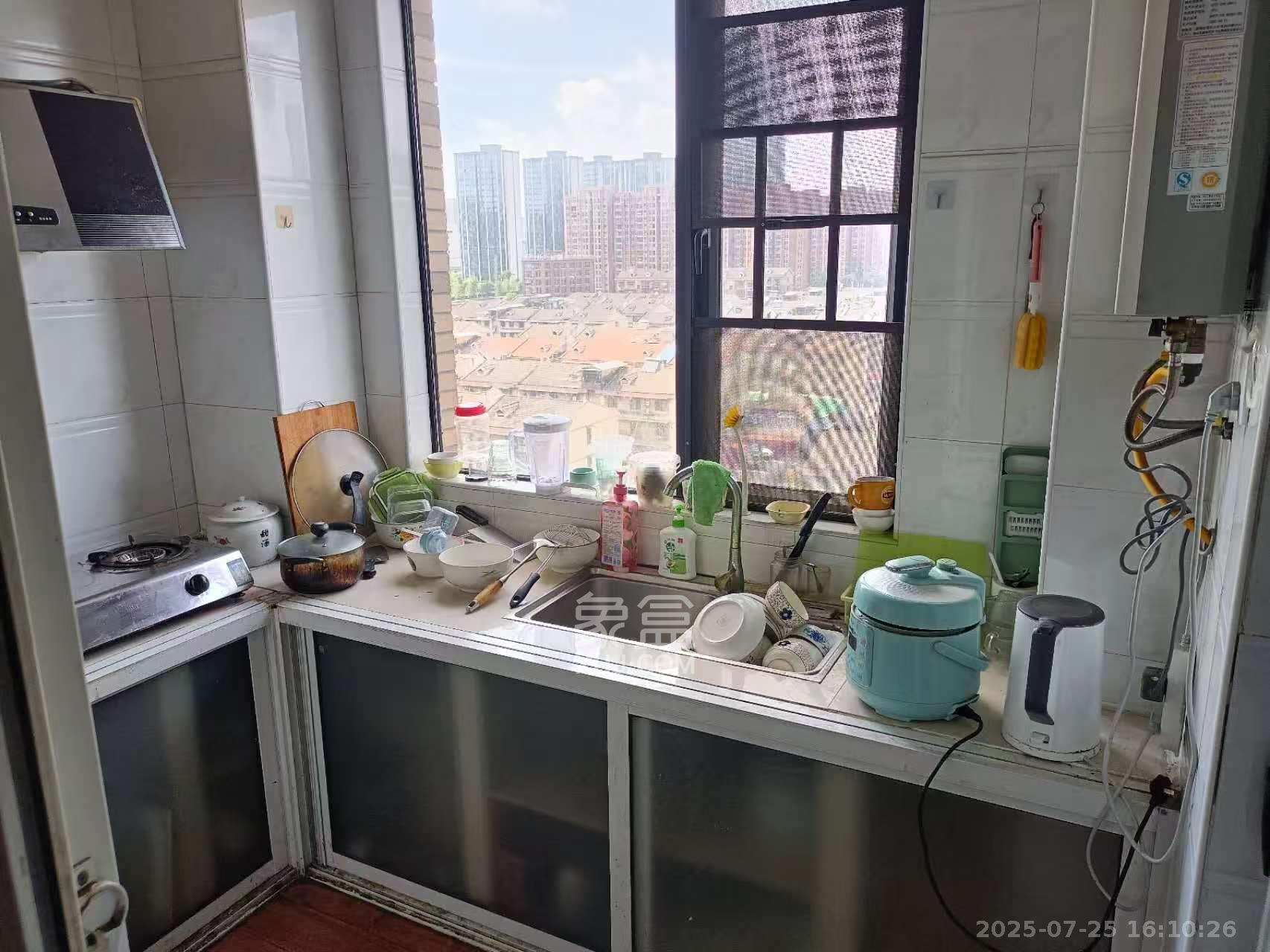 三江花中城 2室2厅1卫 2500.0元/月 三江花中城 2室2厅1卫 2500.0元/月室内图