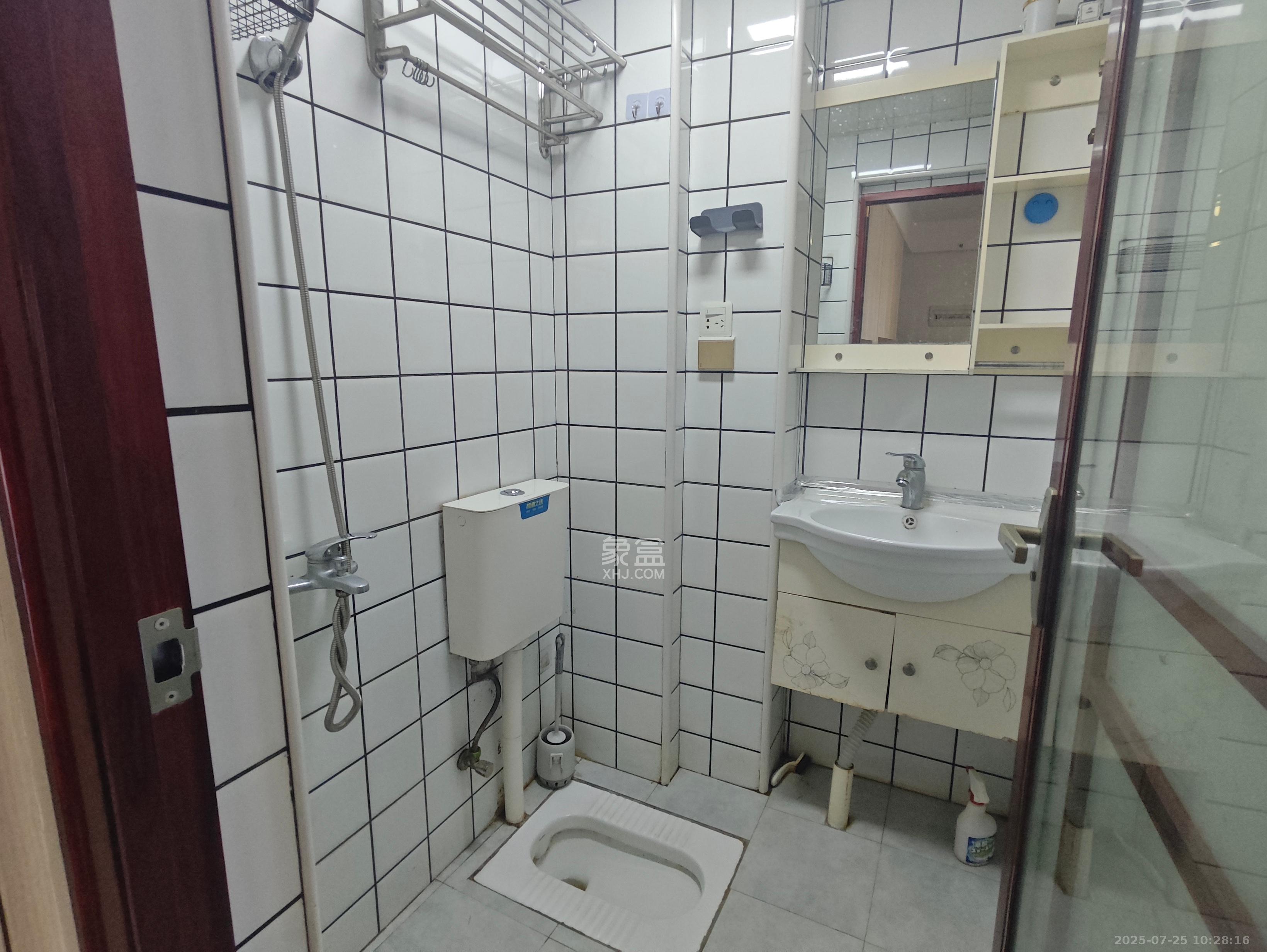 欧亚达国际广场 2室1厅1卫 2100.0元/月 欧亚达国际广场 2室1厅1卫 2100.0元/月室内图