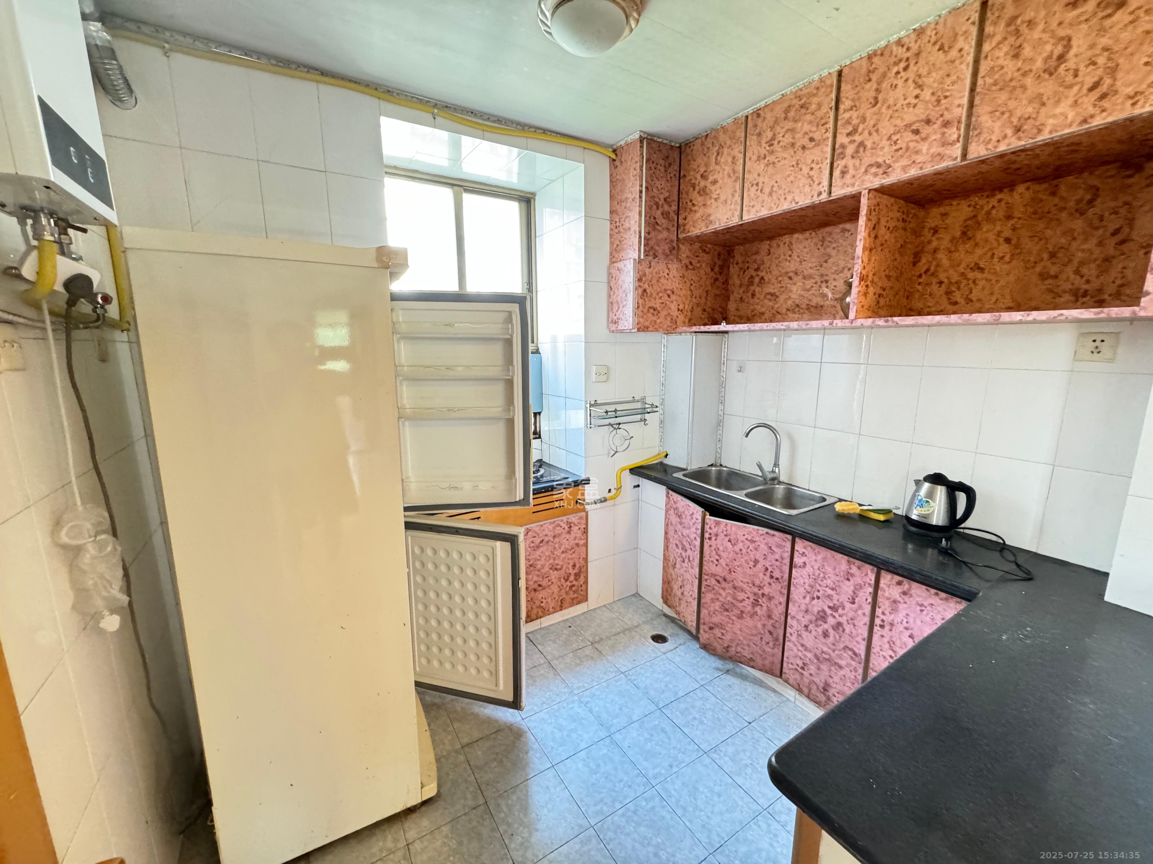 石长铁路宿舍  3室2厅2卫    1800.0元/月 石长铁路宿舍  3室2厅2卫    1800.0元/月室内图