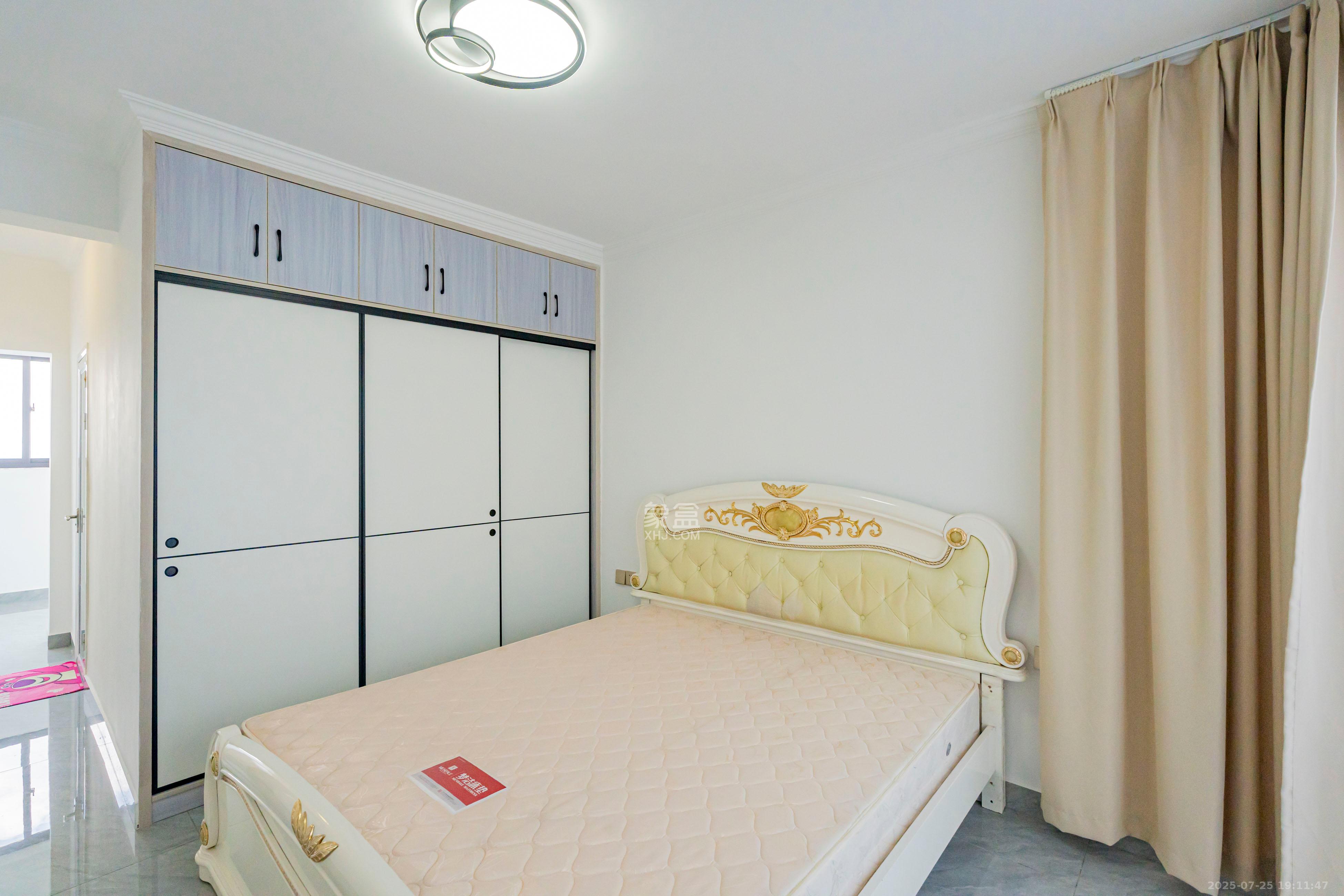 海洋半岛(月珑湾) 3室2厅2卫 128.0万 海洋半岛(月珑湾) 3室2厅2卫 128.0万卧室