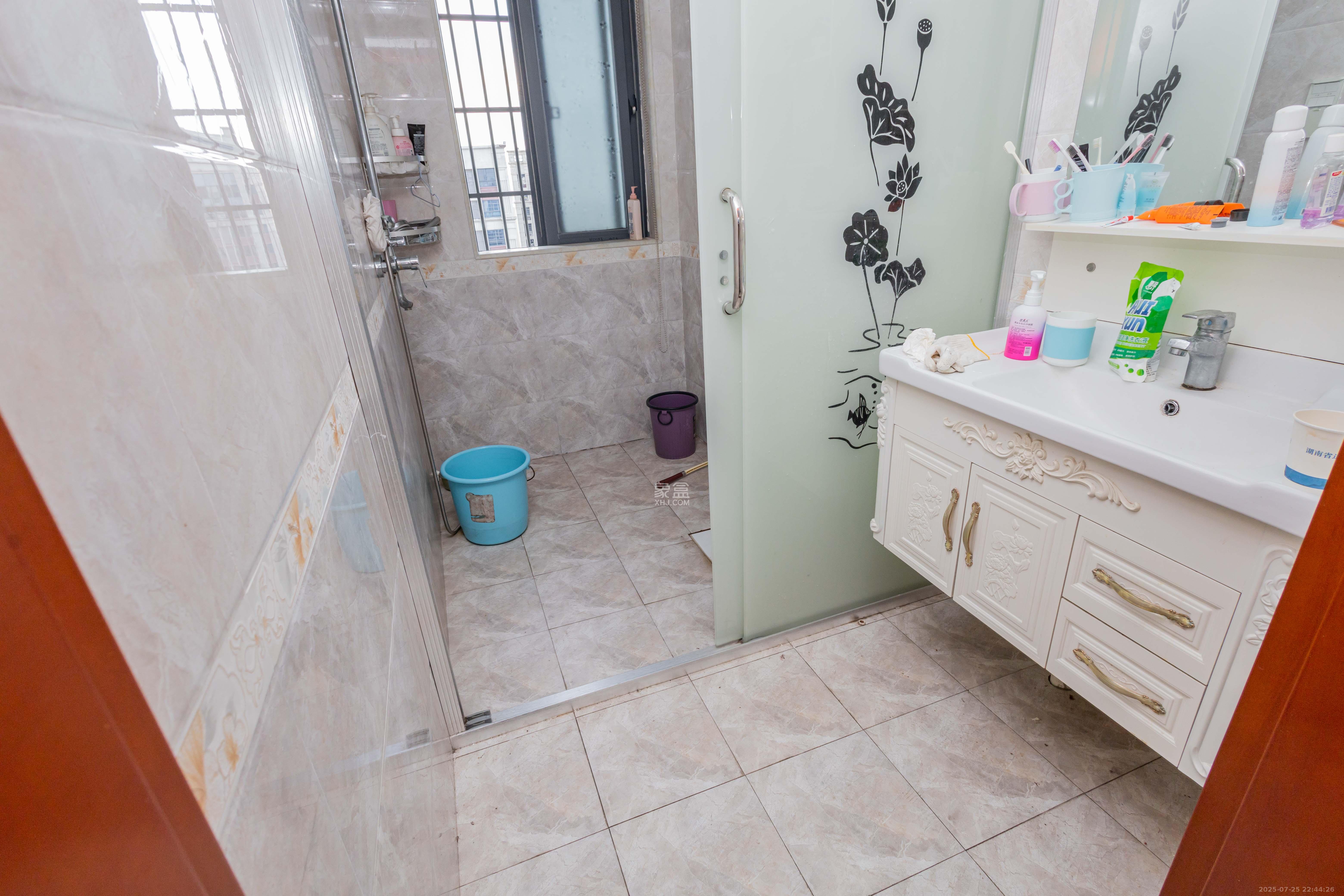 辉宏橄榄城  4室2厅2卫    74.0万 辉宏橄榄城  4室2厅2卫    74.0万卫生间