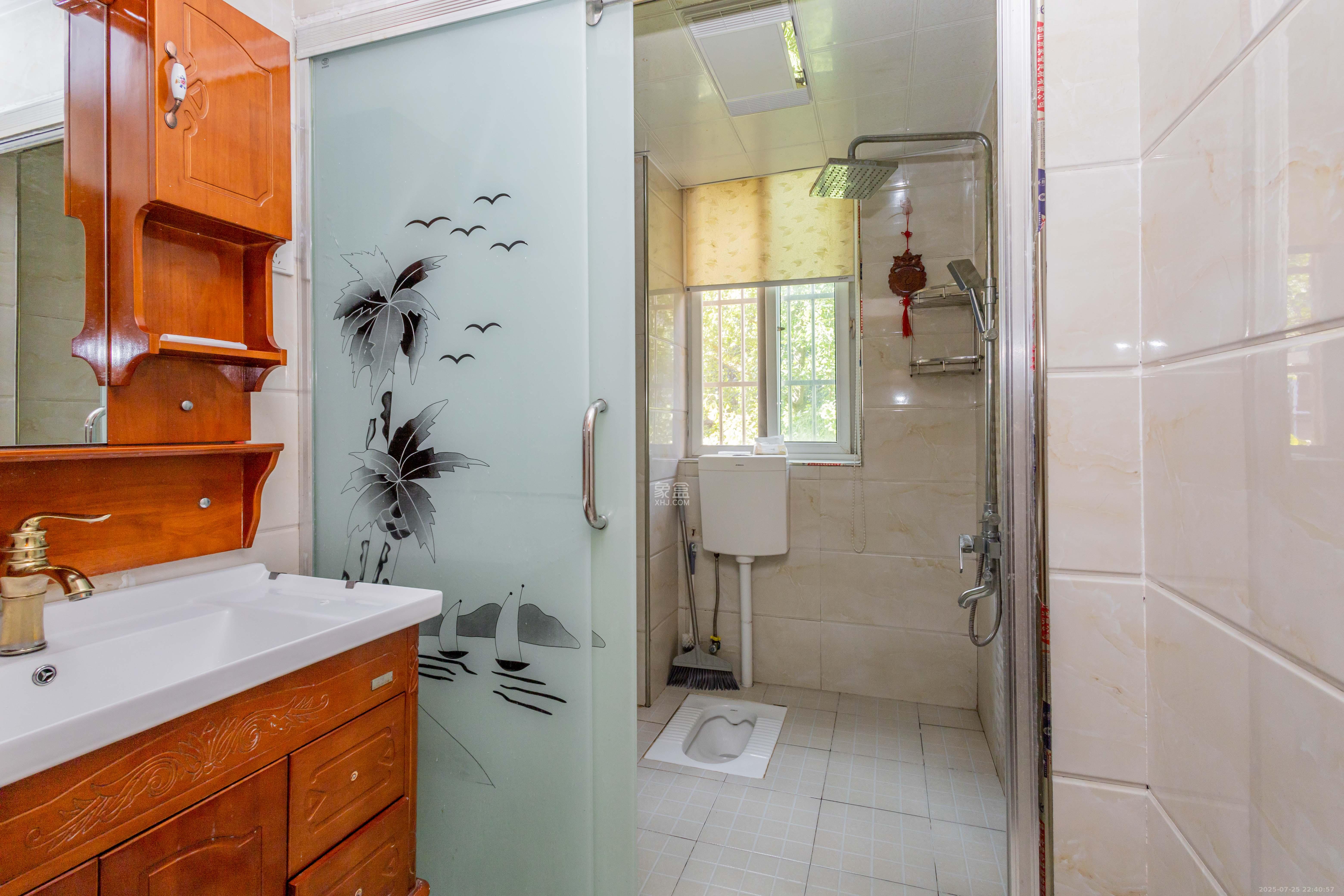 星城国际 3室2厅2卫 74.8万 星城国际 3室2厅2卫 74.8万卫生间