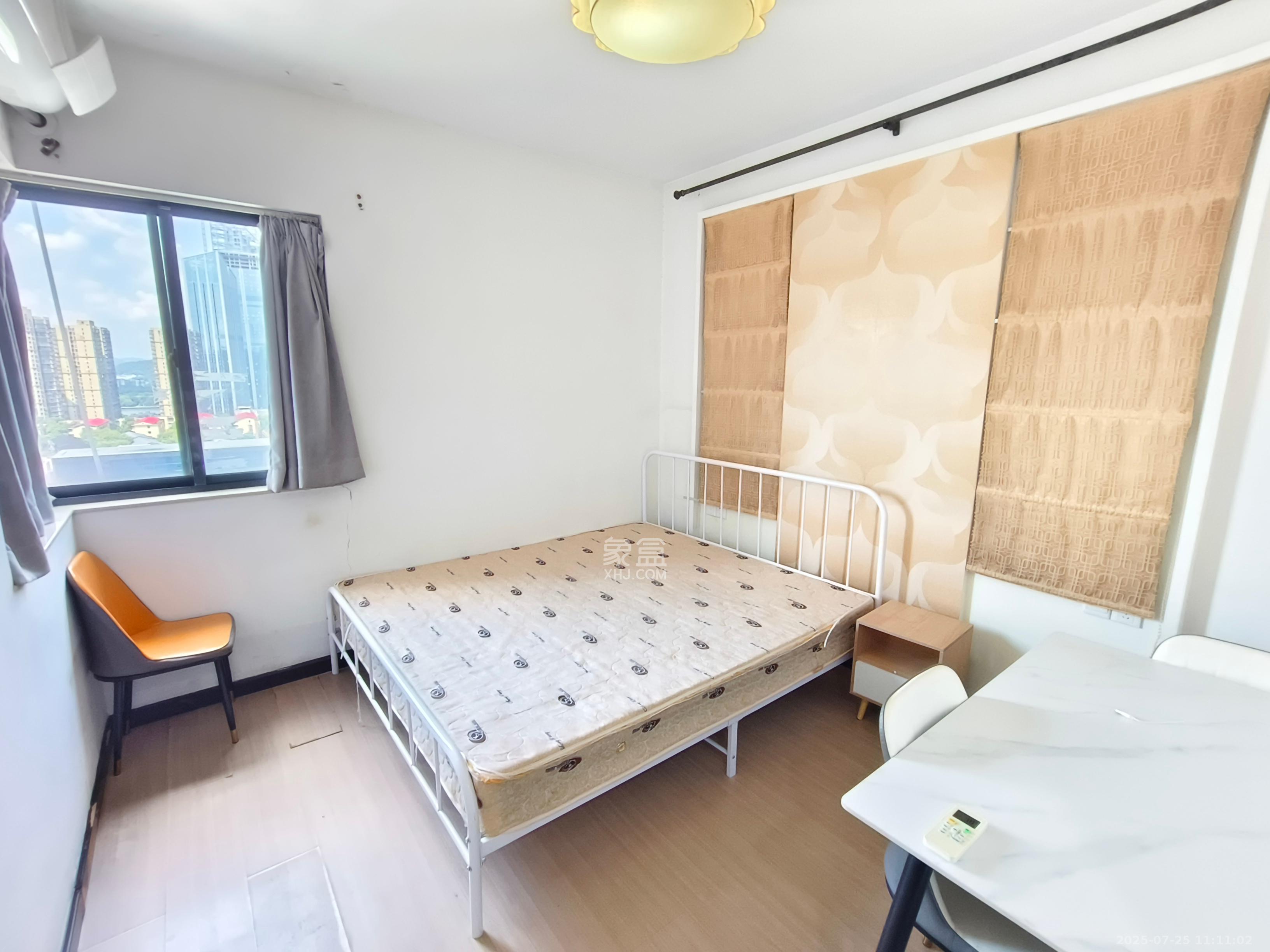城市森林  1室1厅1卫   2300.00元/月室内图