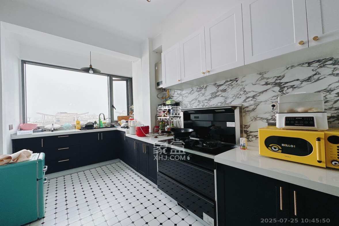 湘江世纪城富湾国际 4室2厅2卫 12000.00元/月 湘江世纪城富湾国际 4室2厅2卫 12000.00元/月室内图